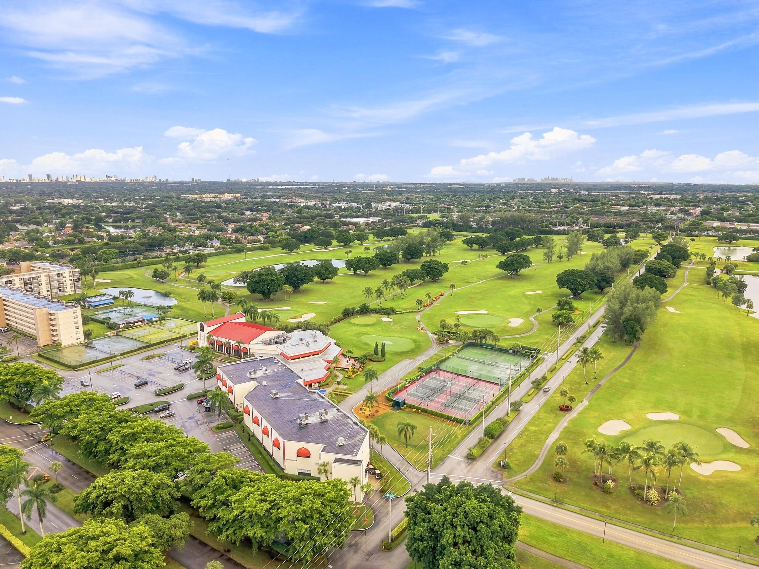9400 N HOLLYBROOK LAKE Drive 208, Pembroke Pines, FL 33025, Pembroke Pines - Photo 5