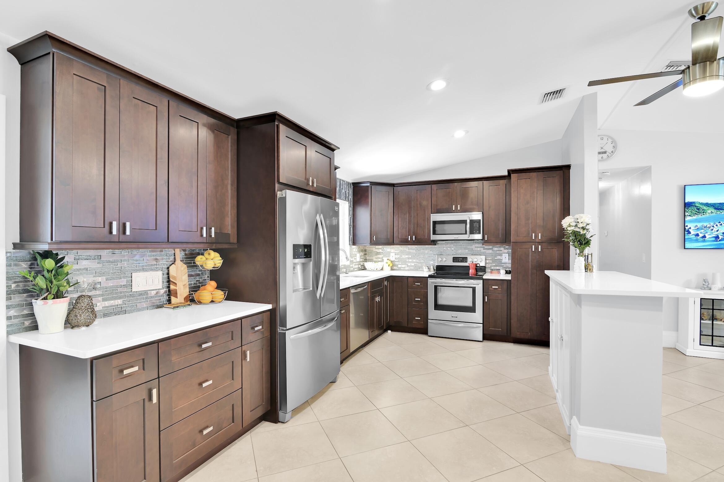 432 SW NATURA Avenue, Deerfield Beach, FL 33441, Deerfield Beach - Photo 5