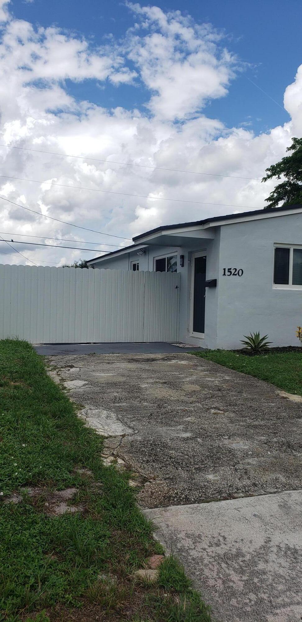 1520 N 68th Terrace, Hollywood, FL 33024, Hollywood - Photo 2