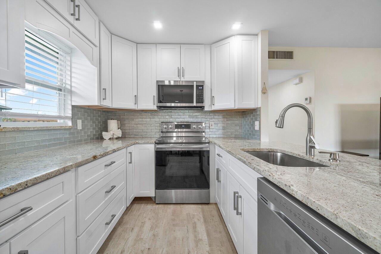 76 FLANDERS B, Delray Beach, FL 33484, Delray Beach - Photo 2
