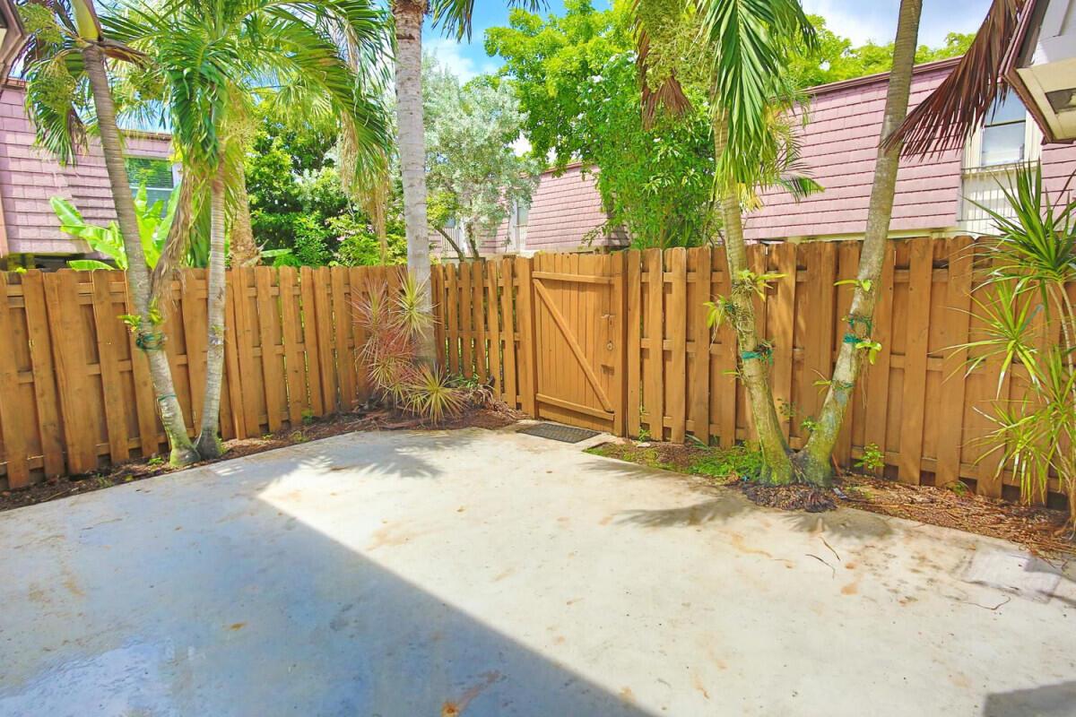 7531 Courtyard Run E, Boca Raton, FL 33433, Boca Raton - Photo 2