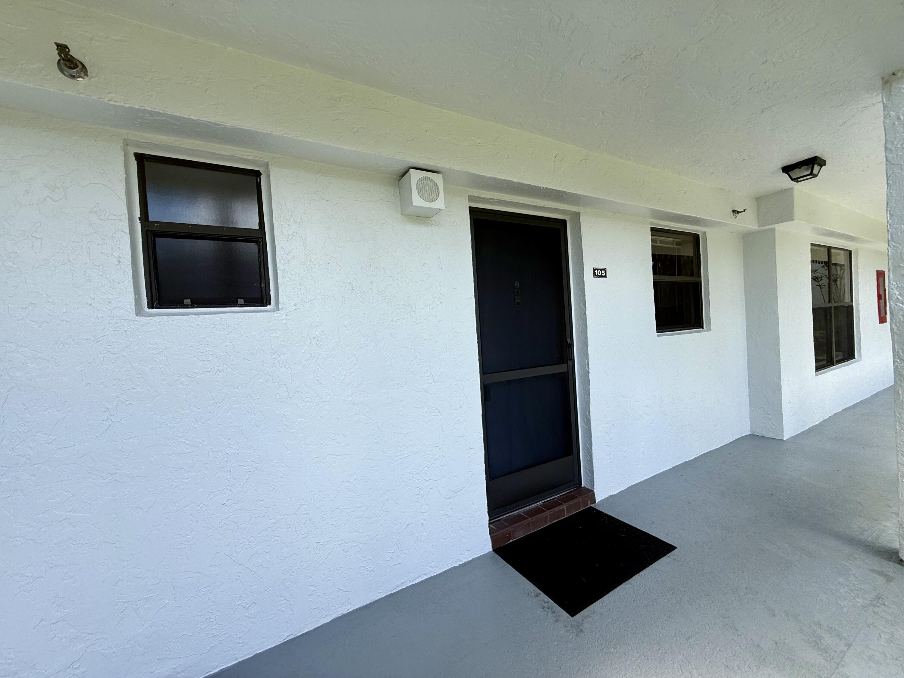 4760 Lucerne Lakes Boulevard W 105, Lake Worth, FL 33467, Lake Worth - Photo 3