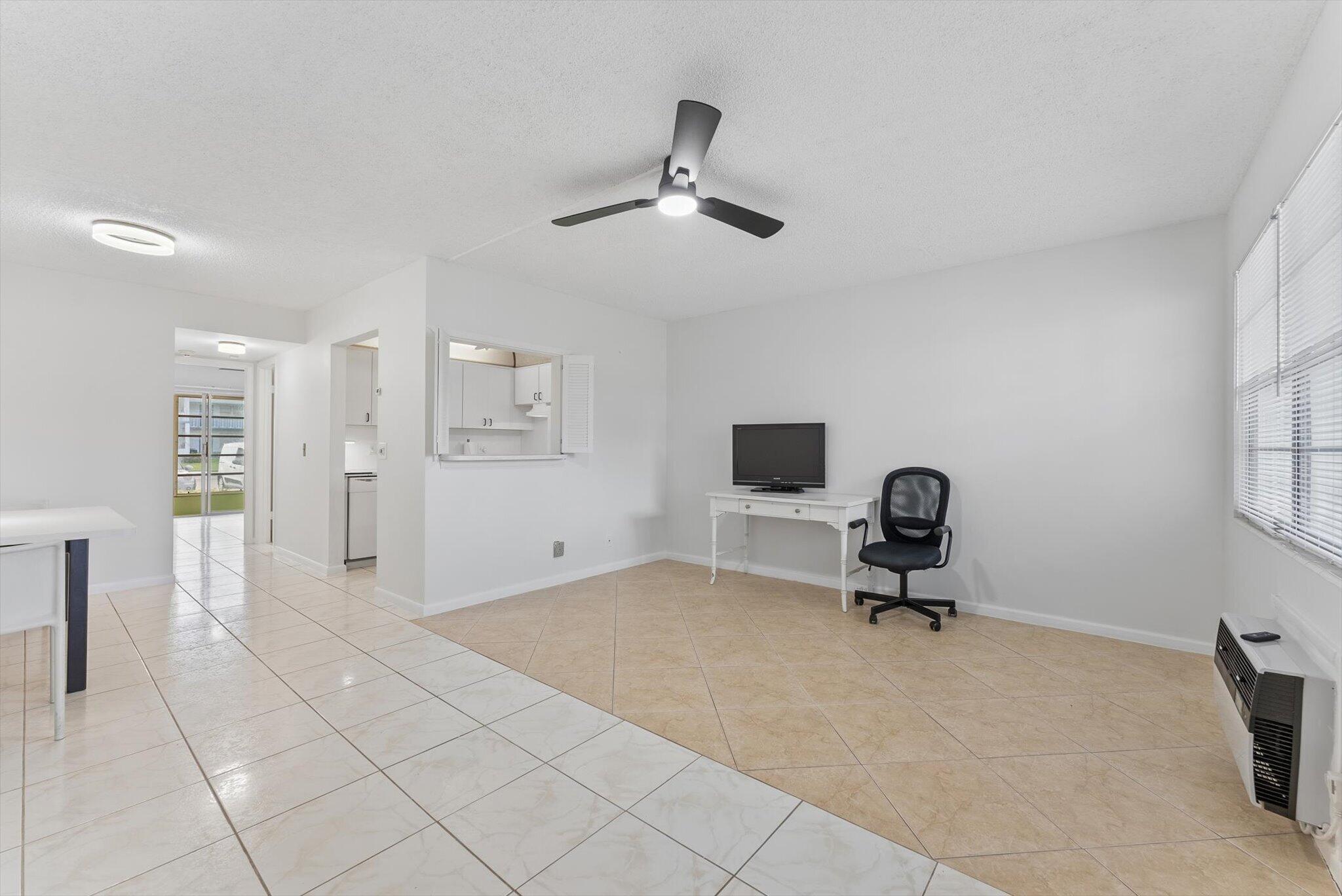 398 Tilford S, Deerfield Beach, FL 33442, Deerfield Beach - Photo 5