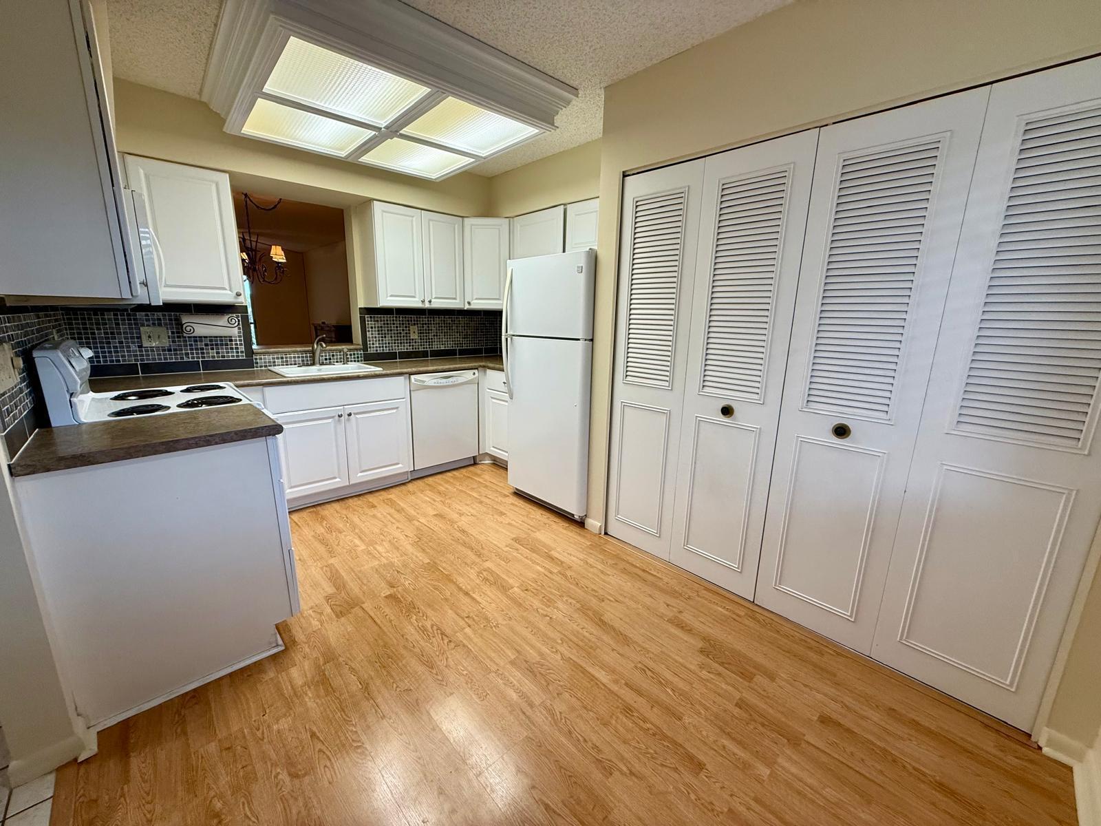 2212 S CYPRESS BEND Drive 303, Pompano Beach, FL 33069, Pompano Beach - Photo 3