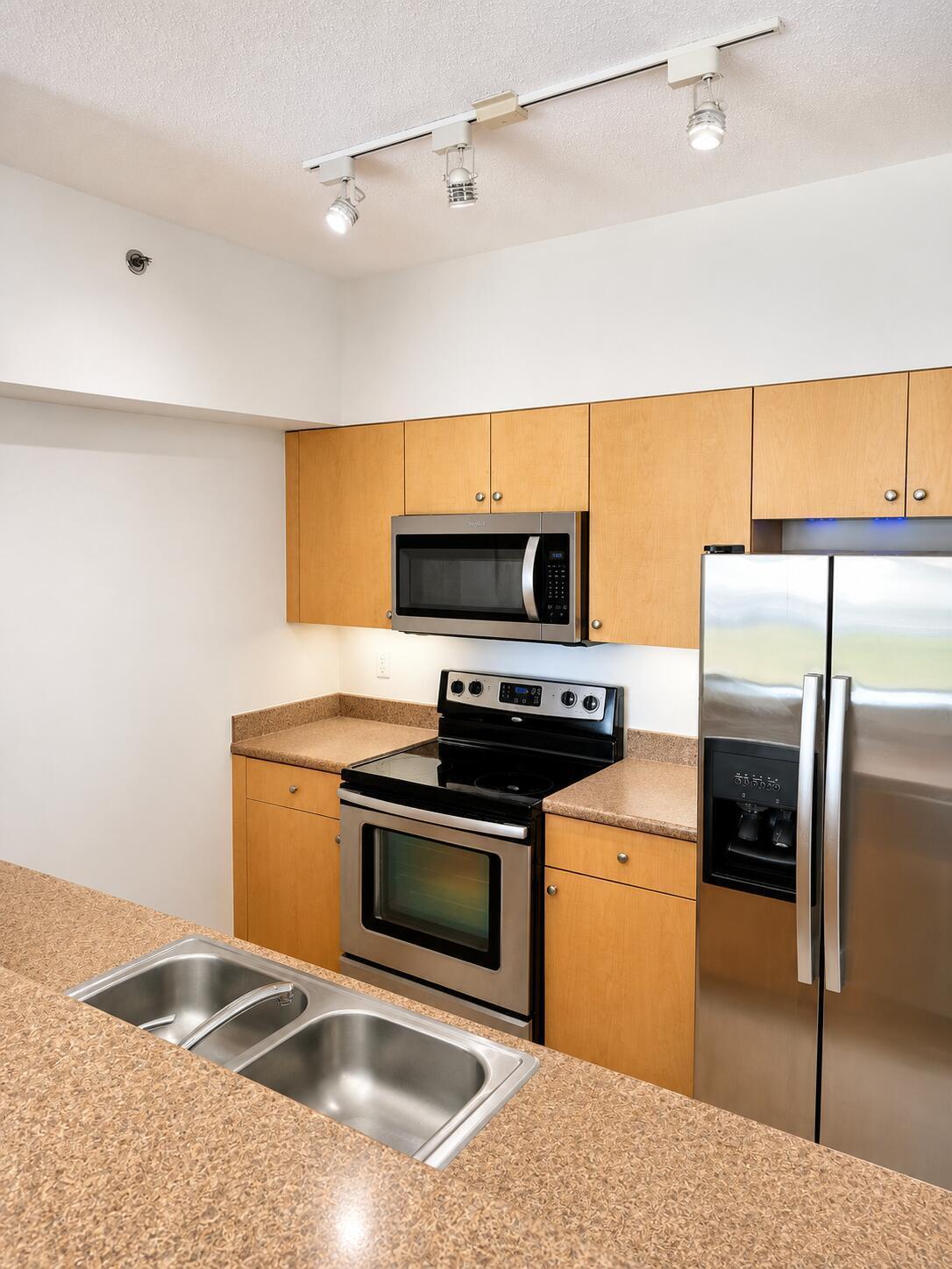 616 Clearwater Park Road 611, West Palm Beach, FL 33401, West Palm Beach - Photo 4