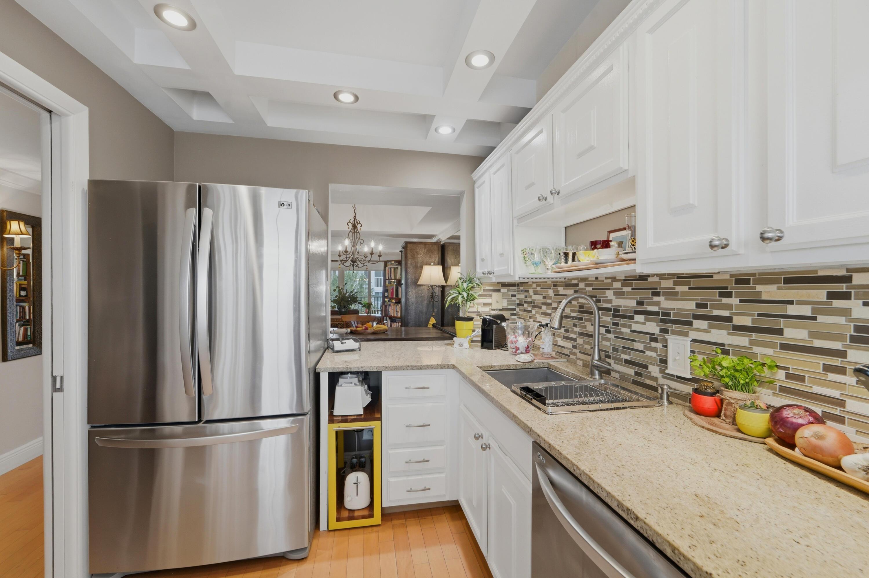155 YACHT CLUB Drive 207, North Palm Beach, FL 33408, North Palm Beach - Photo 5