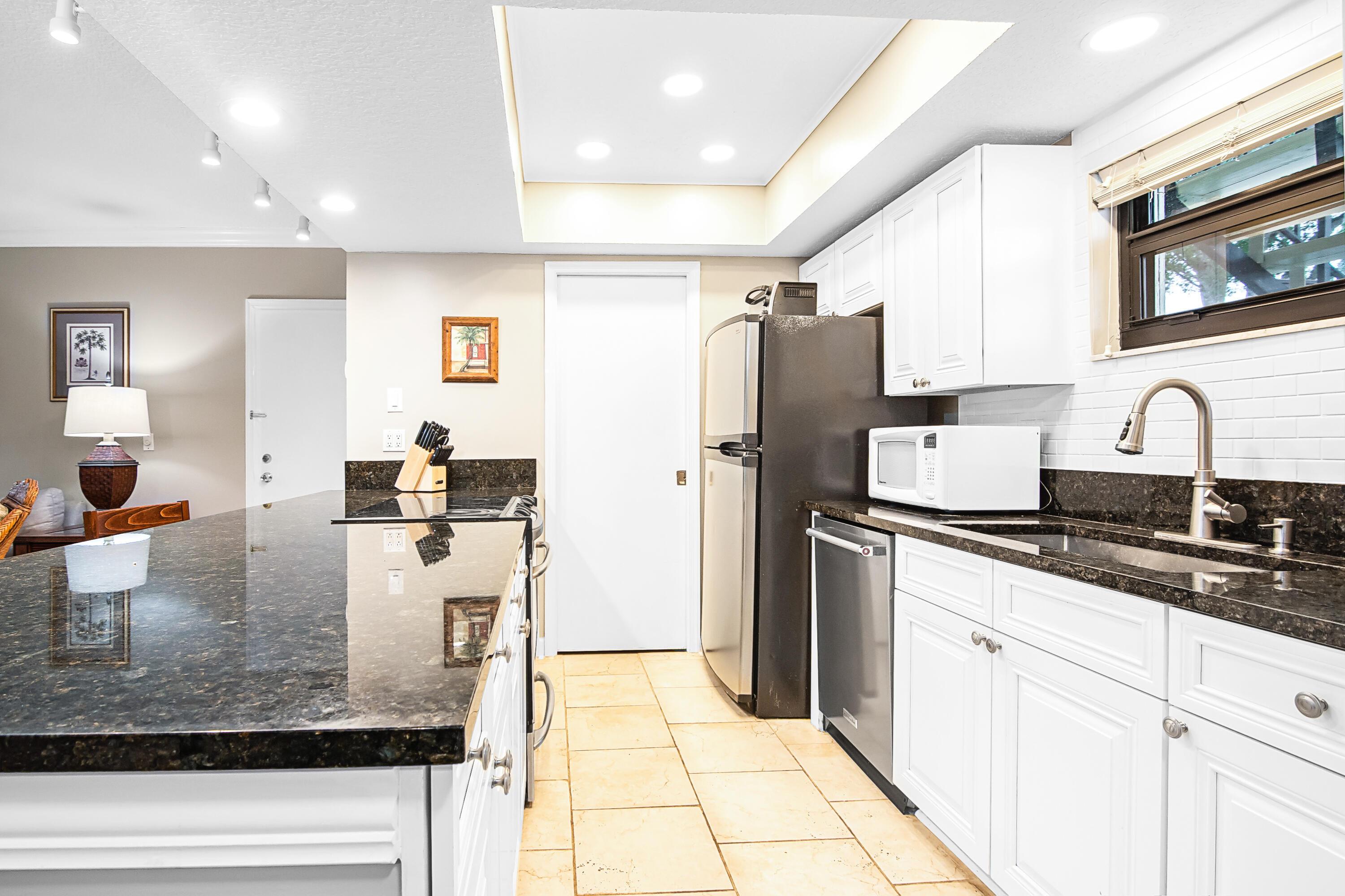 13334 Polo Club Road 218, Wellington, FL 33414, Wellington - Photo 3