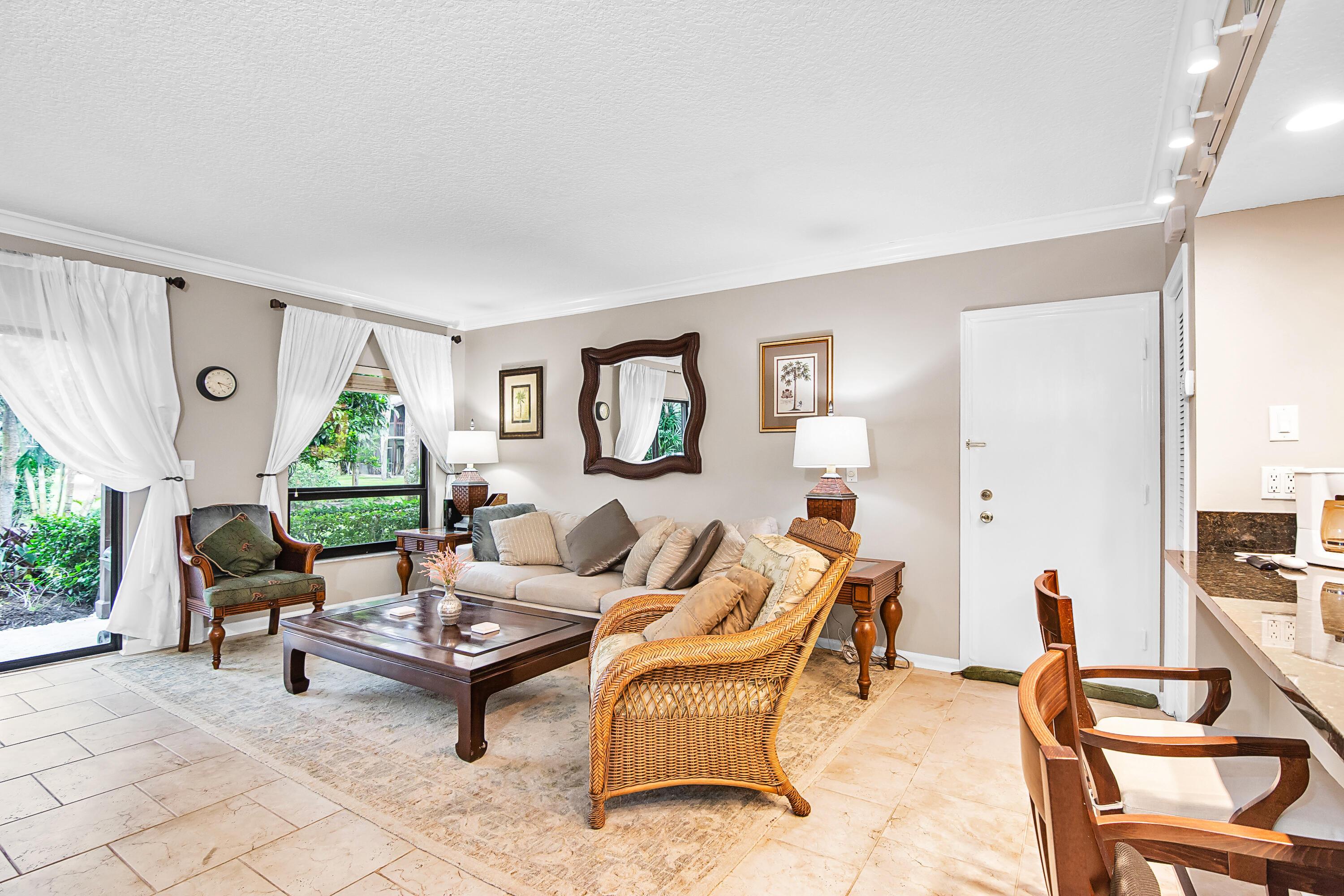 13334 Polo Club Road 218, Wellington, FL 33414, Wellington - Photo 5