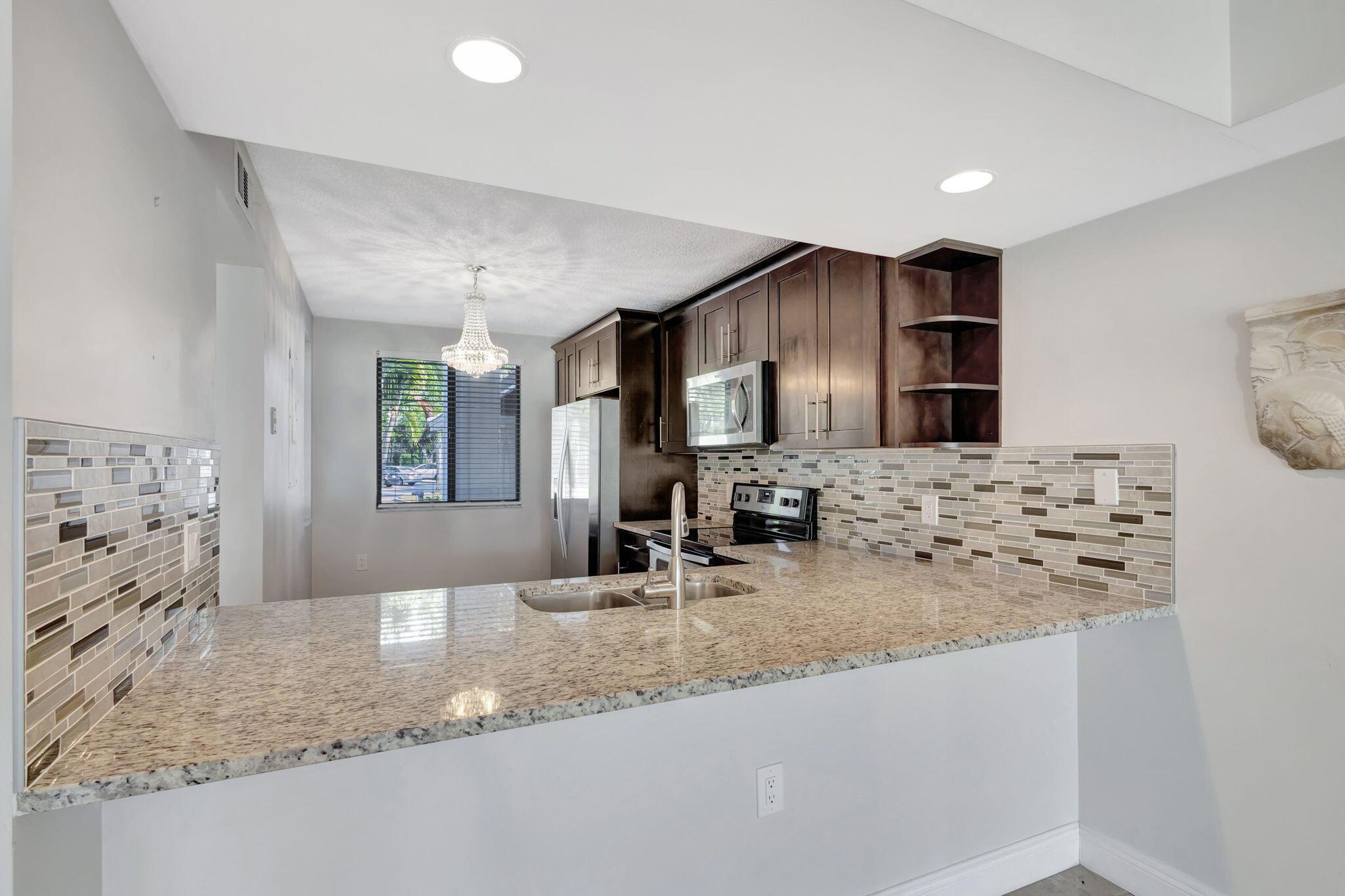 2741 VILLAGE Boulevard 104, West Palm Beach, FL 33409, West Palm Beach - Photo 5