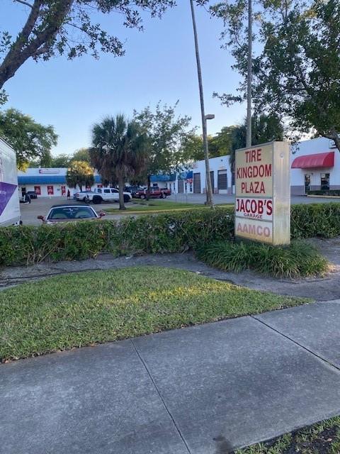 9880 Pines Boulevard, Hollywood, FL 33025, Hollywood - Photo 3