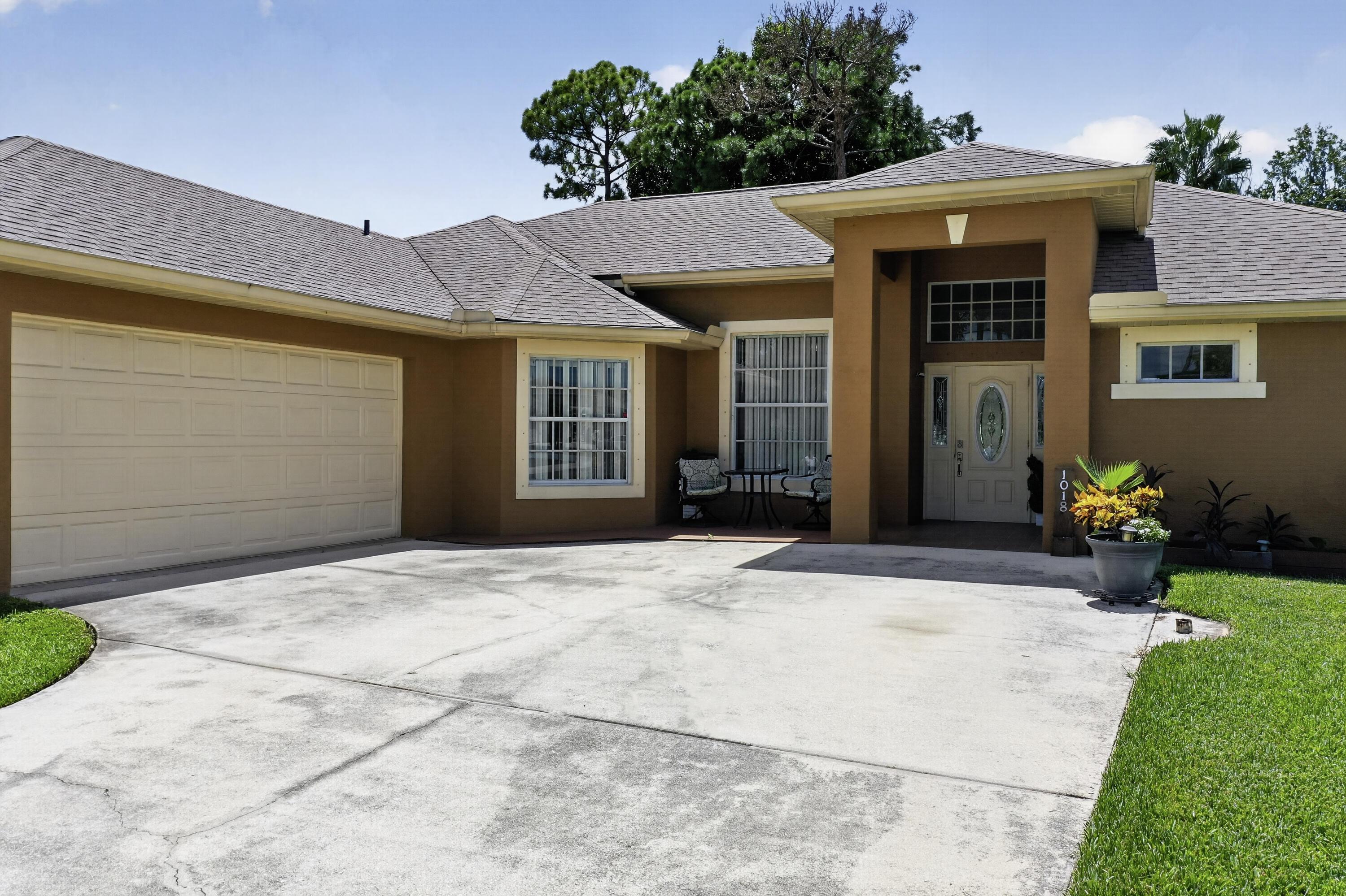 1018 SW HALEYBERRY Avenue, Port St. Lucie, FL 34953, Port St. Lucie