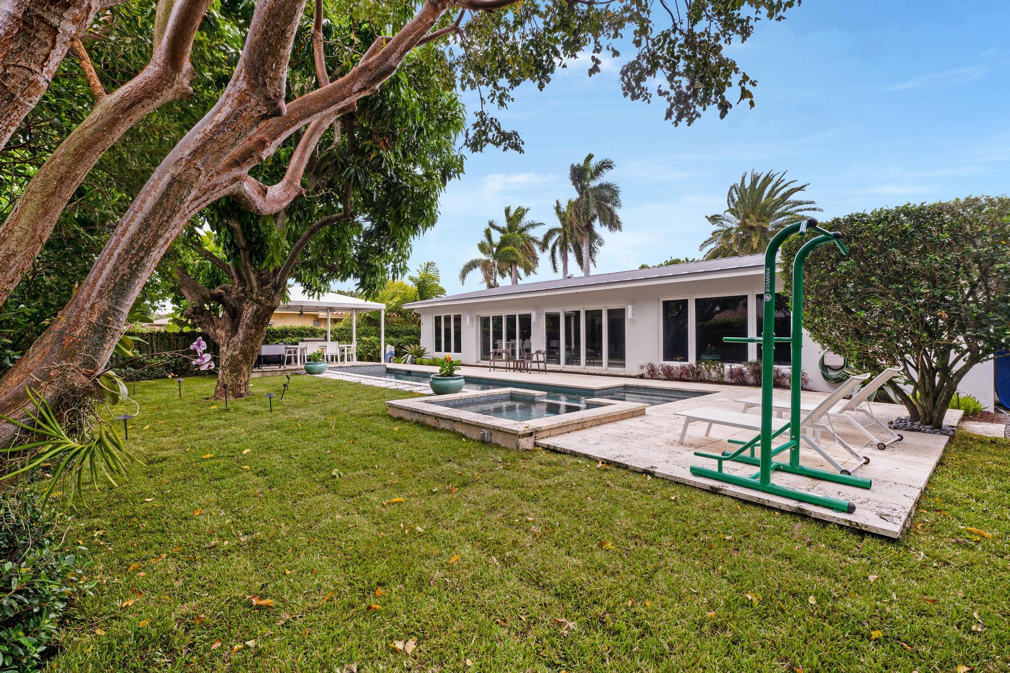 2012 NE 31ST Avenue, Fort Lauderdale, FL 33305, Fort Lauderdale - Photo 3