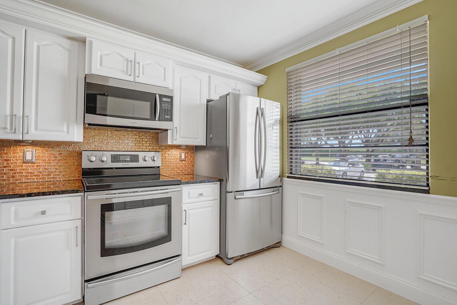 6073 BALBOA Circle 105, Boca Raton, FL 33433, Boca Raton - Photo 4