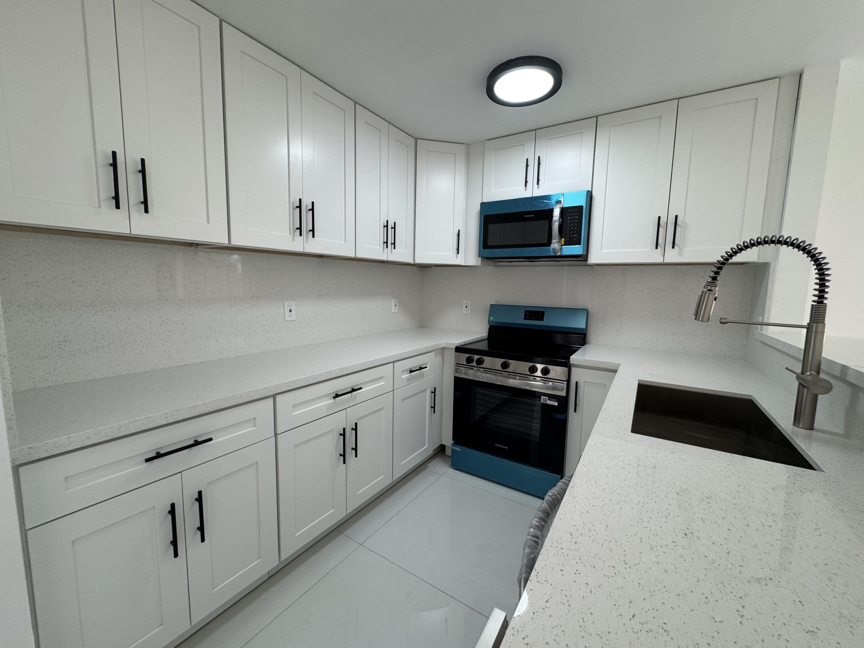 4421 SW 72nd Terrace, Davie, FL 33314, Davie - Photo 5