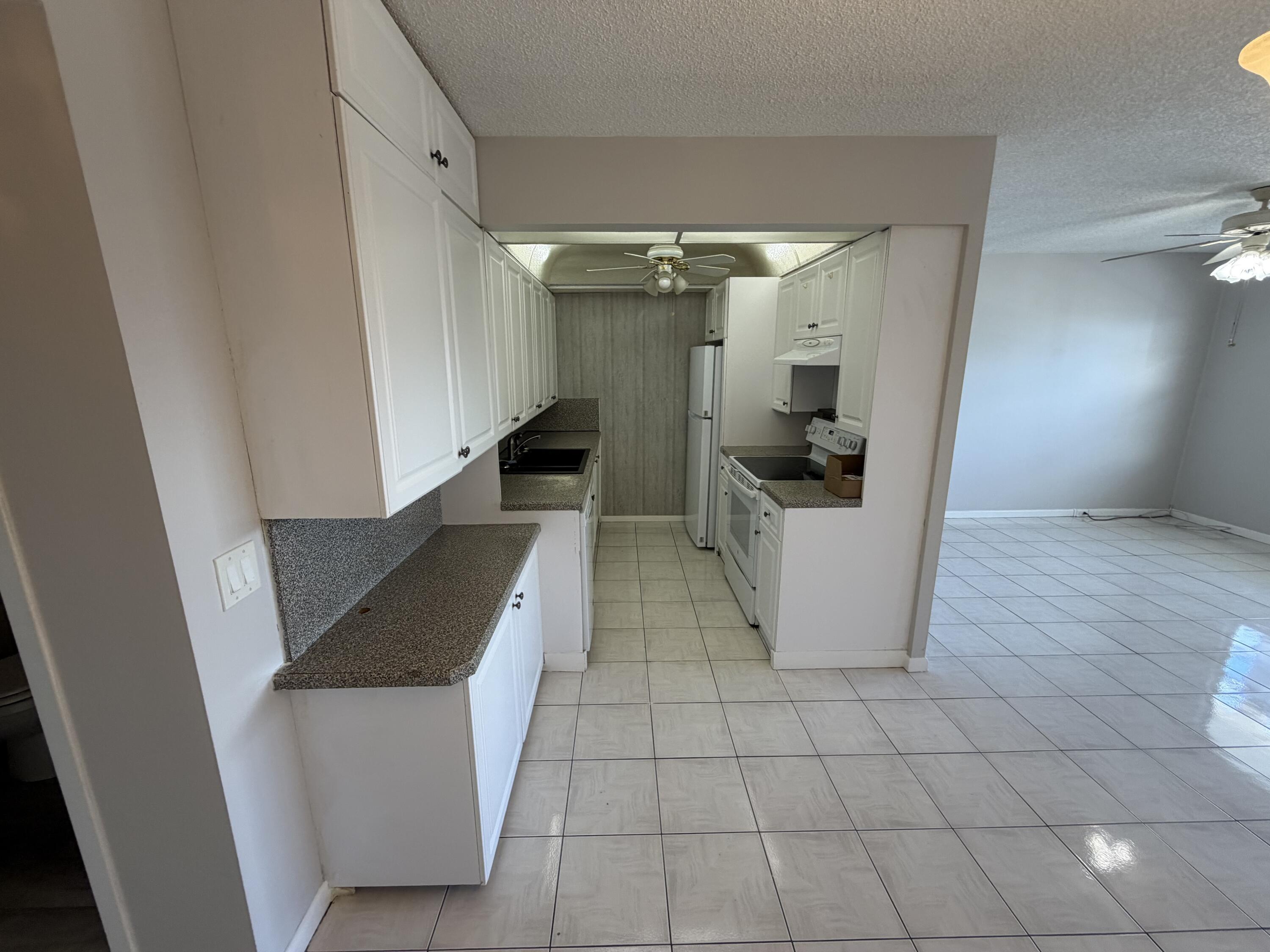4089 WOLVERTON E, Boca Raton, FL 33434, Boca Raton - Photo 4