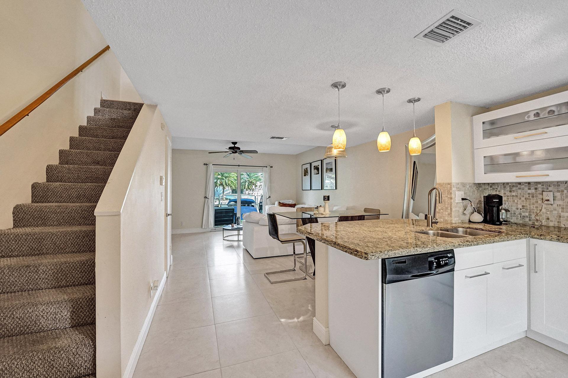 2571 NE 15TH Street, Pompano Beach, FL 33062, Pompano Beach - Photo 3