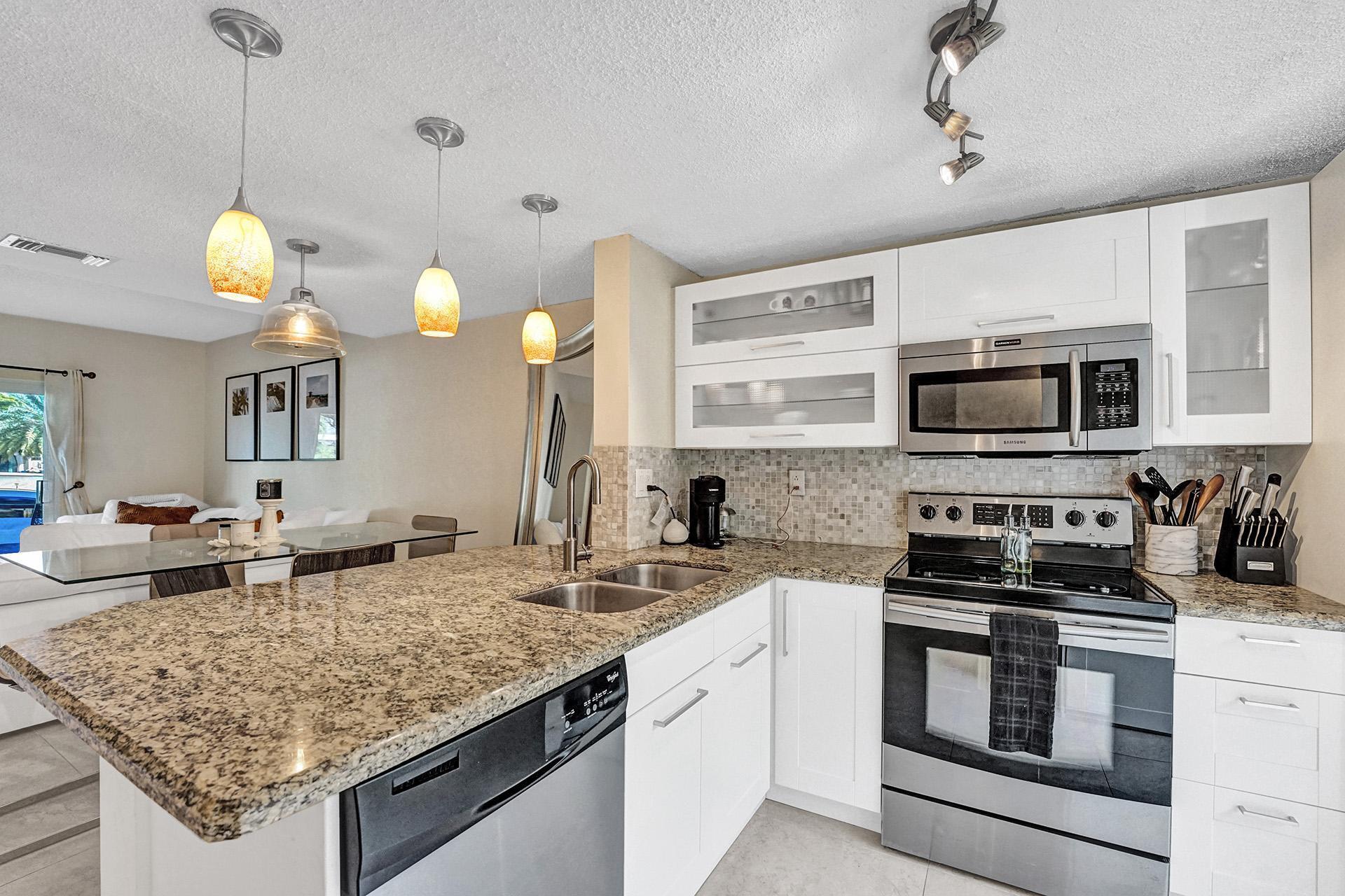 2571 NE 15TH Street, Pompano Beach, FL 33062, Pompano Beach - Photo 4