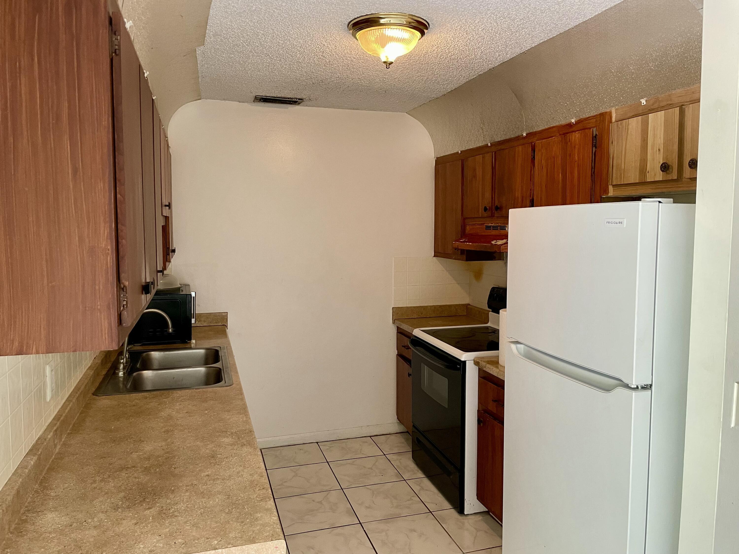 3293 Kirk Road Unit 7, Lake Worth, FL 33461, Lake Worth - Photo 3