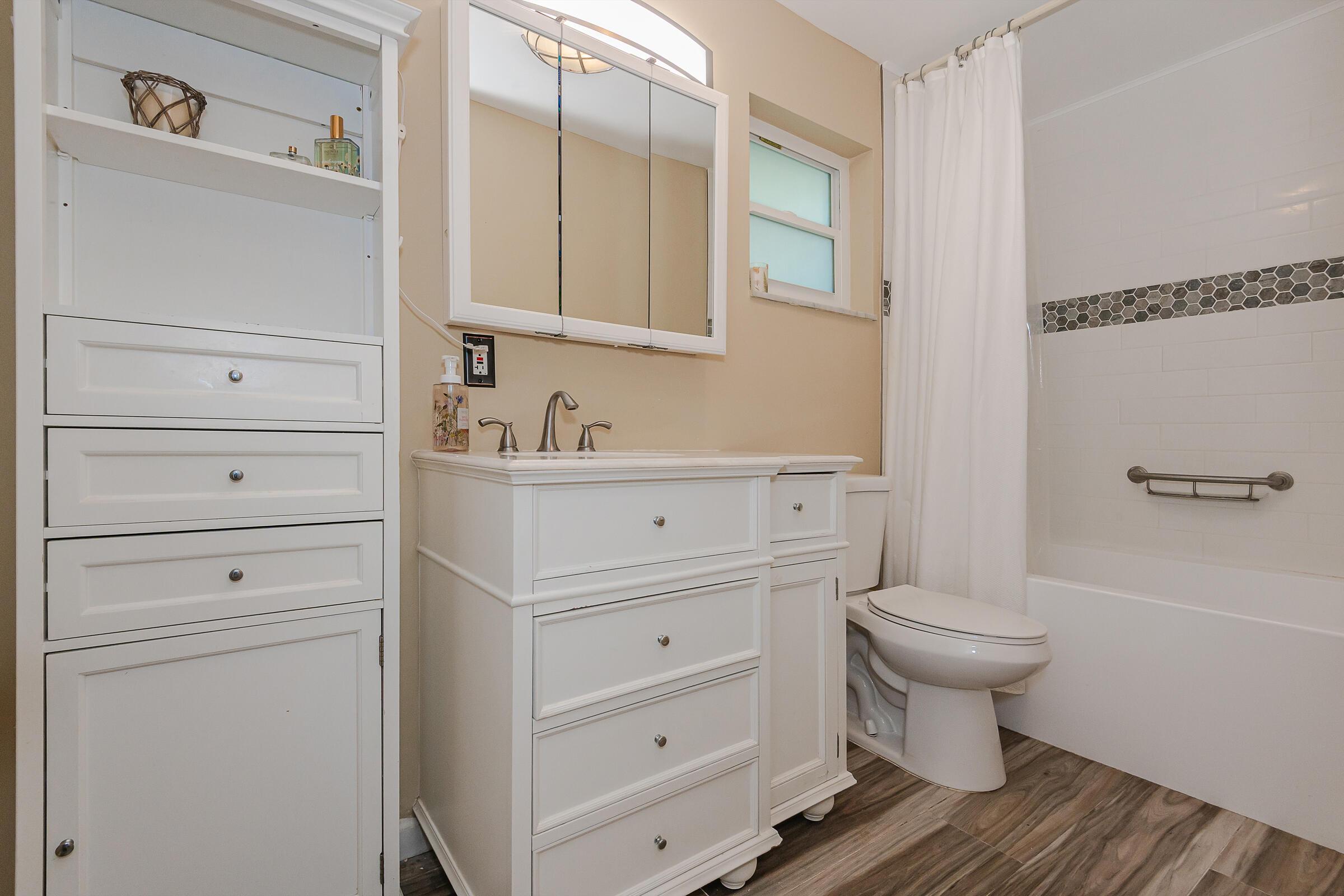 6912 NW 5TH Place, Margate, FL 33063, Margate - Photo 4