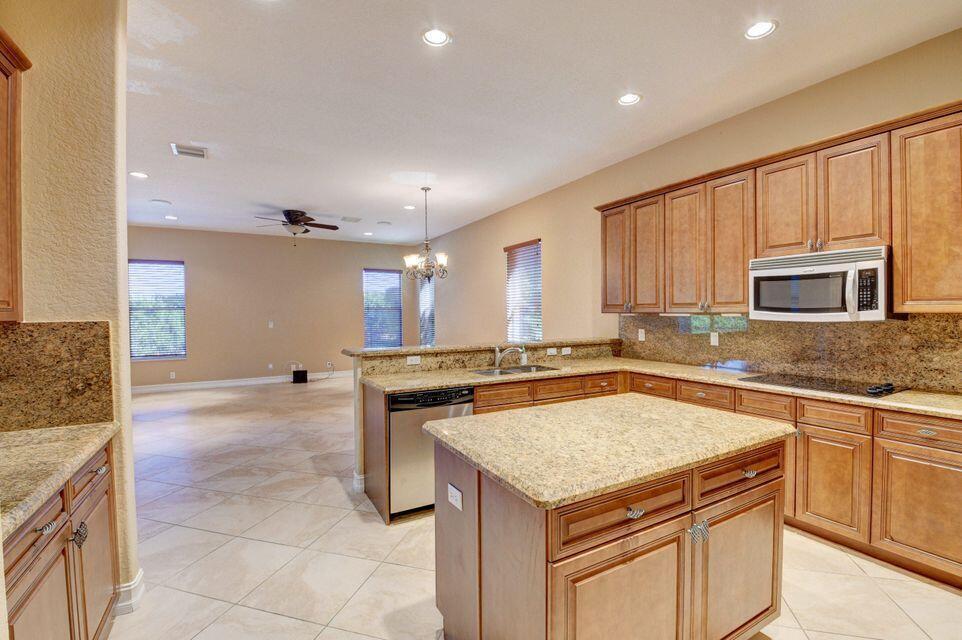8800 COBBLESTONE POINT Circle, Boynton Beach, FL 33472, Boynton Beach - Photo 5