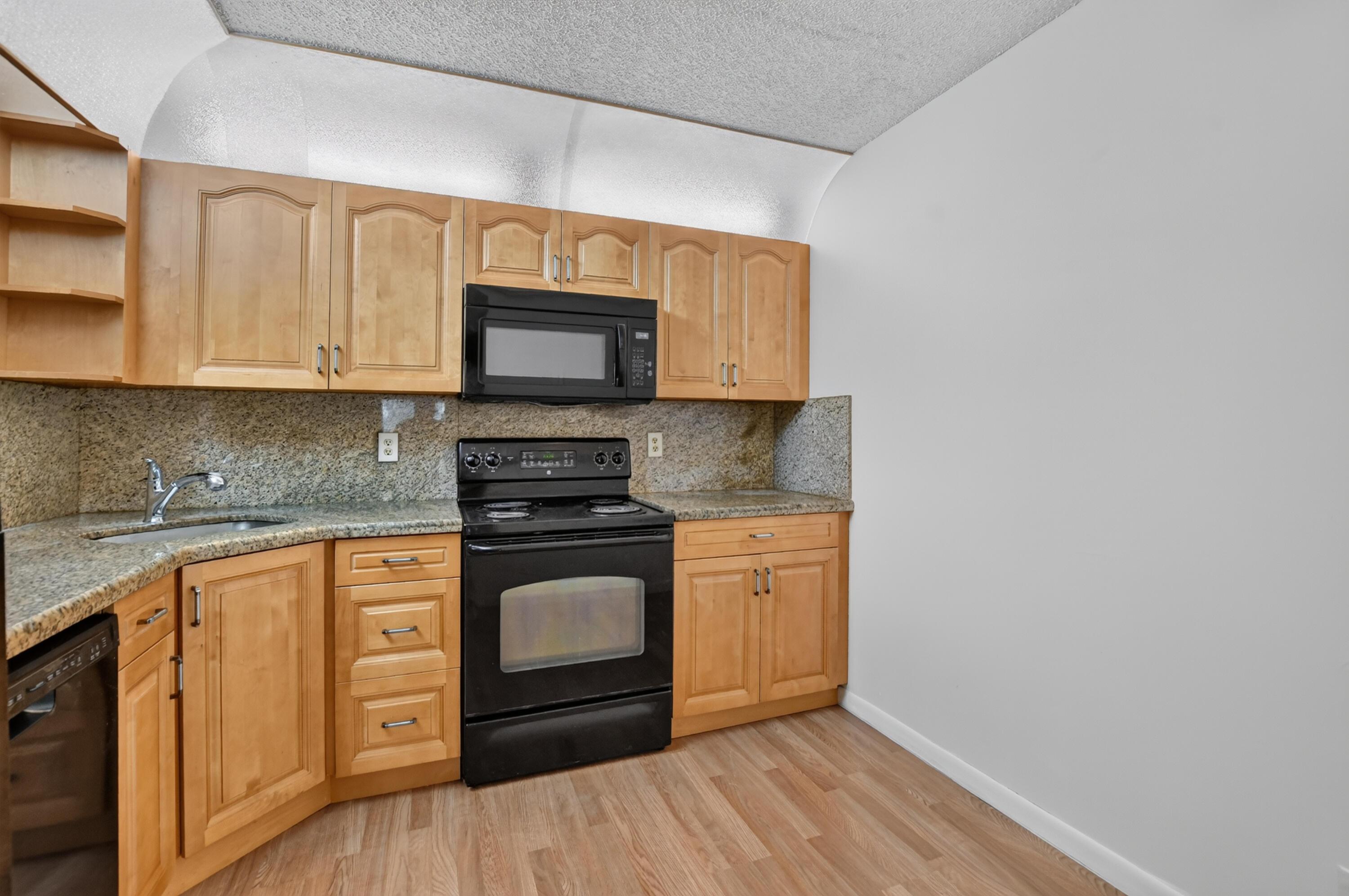 3721 Cocoplum Circle, Coconut Creek, FL 33063, Coconut Creek - Photo 5