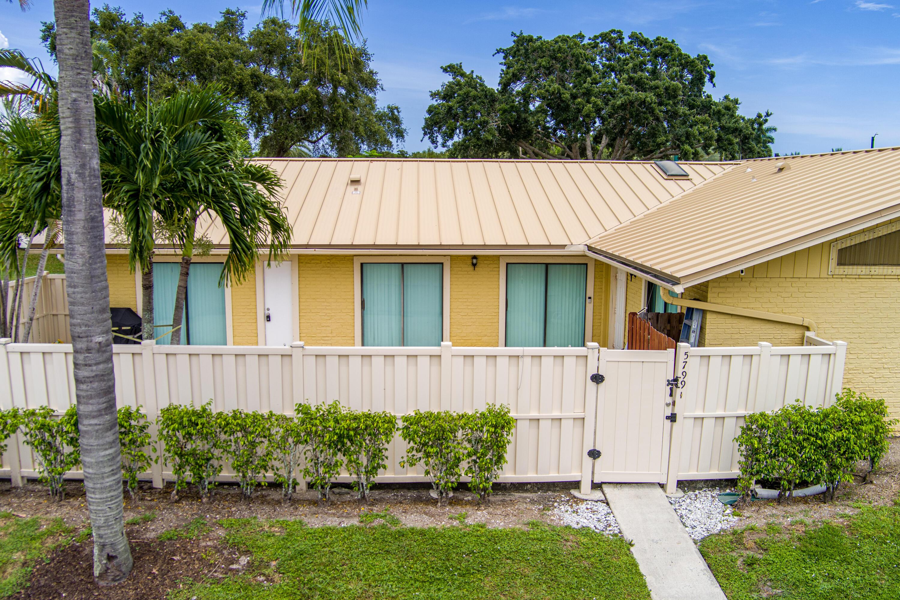 5799 GOLDEN EAGLE Circle, Palm Beach Gardens, FL 33418, Palm Beach Gardens - Photo 2