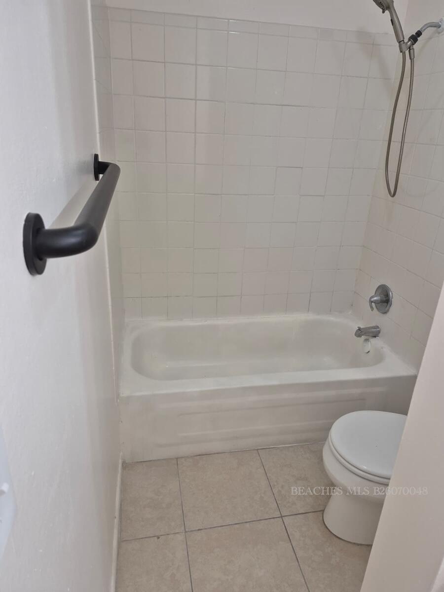 6000 NW 7TH Street 21, Margate, FL 33063, Margate - Photo 2