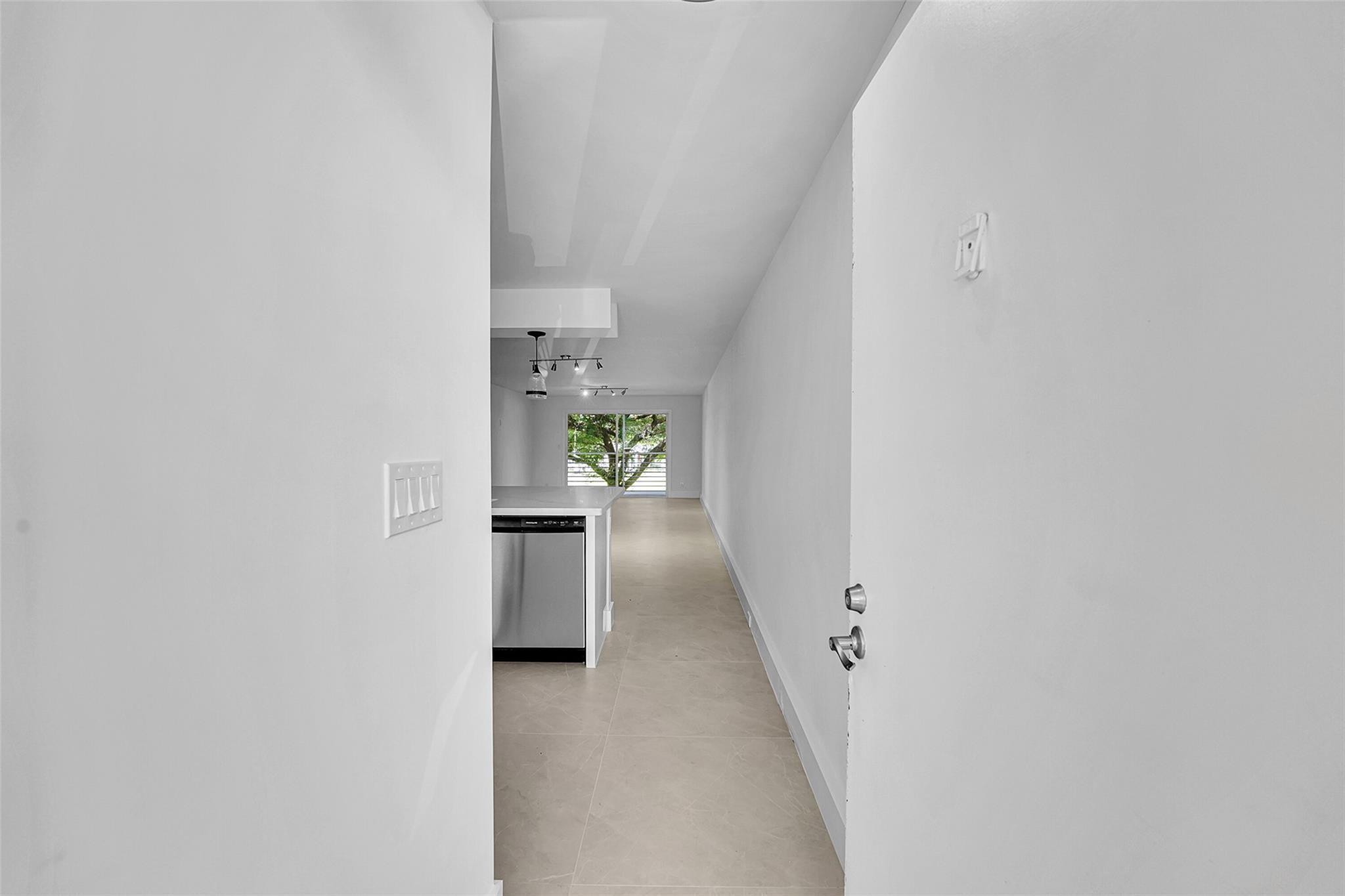 3201 PORTOFINO Point C2, Coconut Creek, FL 33066, Coconut Creek - Photo 4