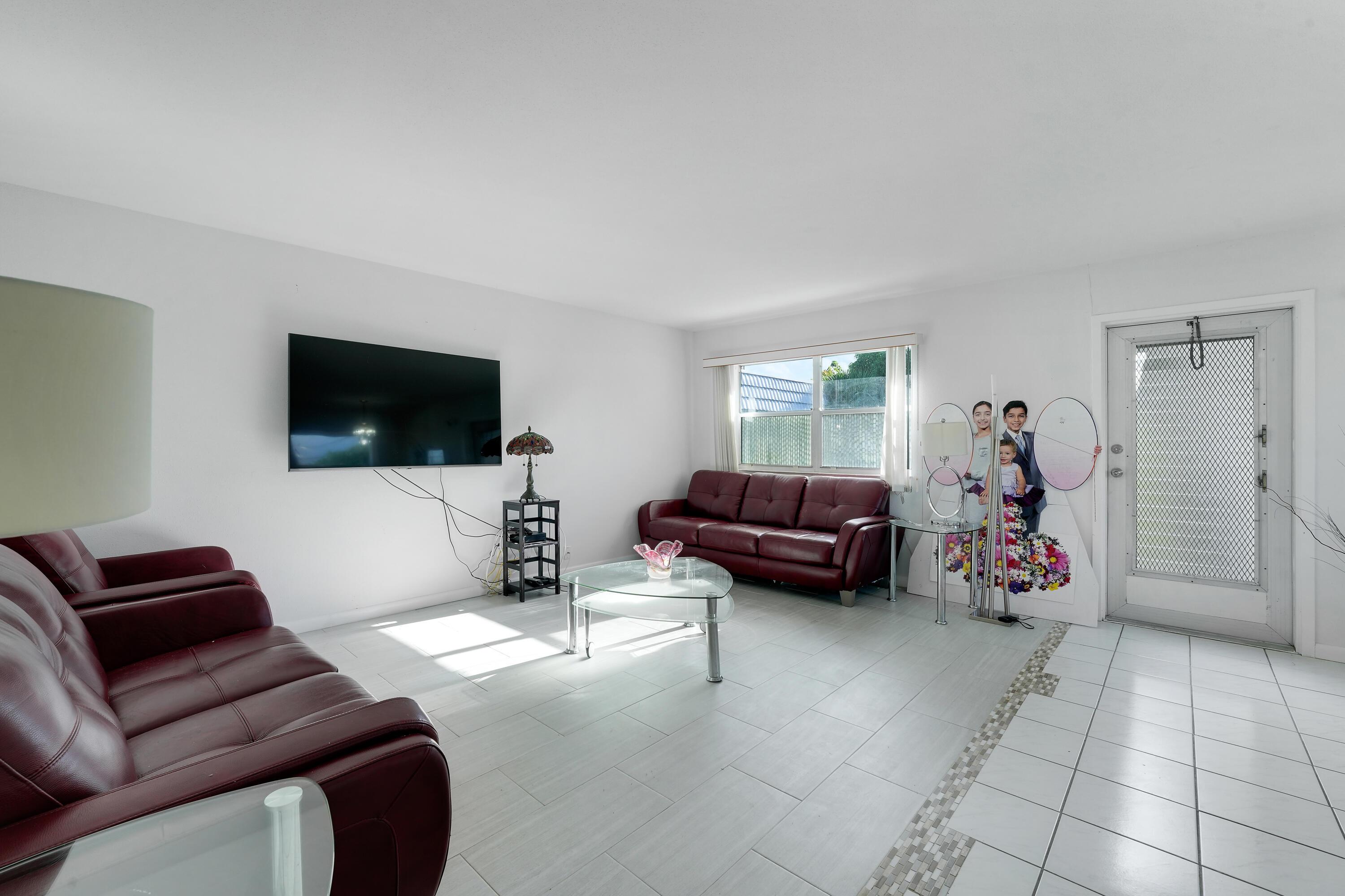 173 Valencia H, Delray Beach, FL 33446, Delray Beach - Photo 2