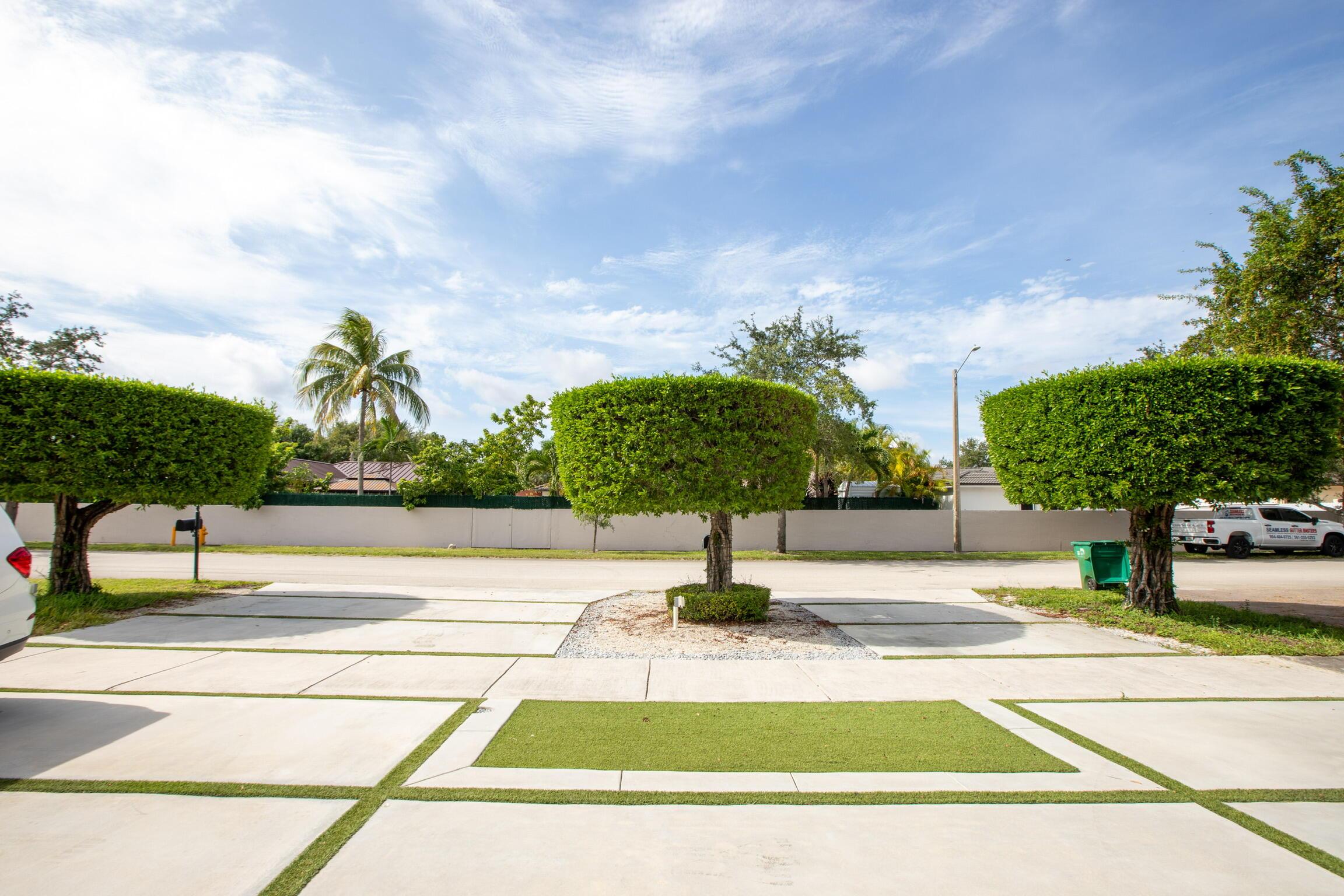 8833 NW 178TH Street, Hialeah, FL 33018, Hialeah - Photo 4