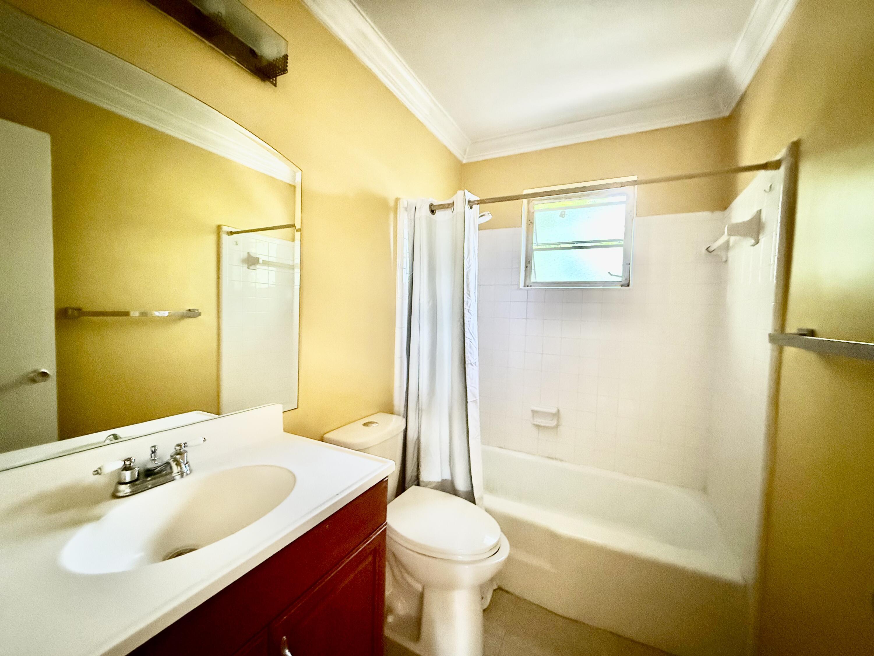 1607 HOLLY Street 6, Lantana, FL 33462, Lantana - Photo 4
