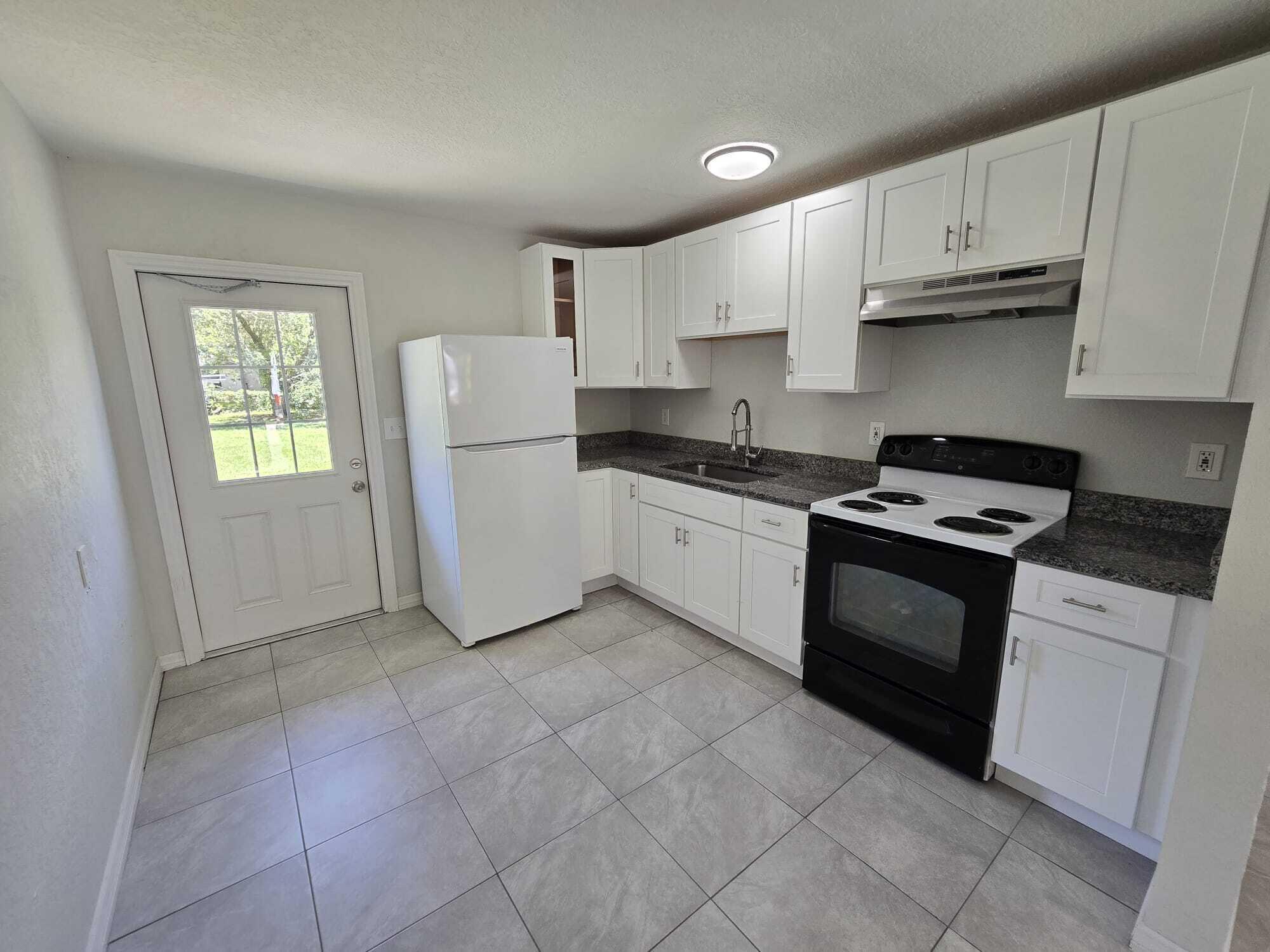 4003 AVENUE I A, Fort Pierce, FL 34947, Fort Pierce - Photo 3