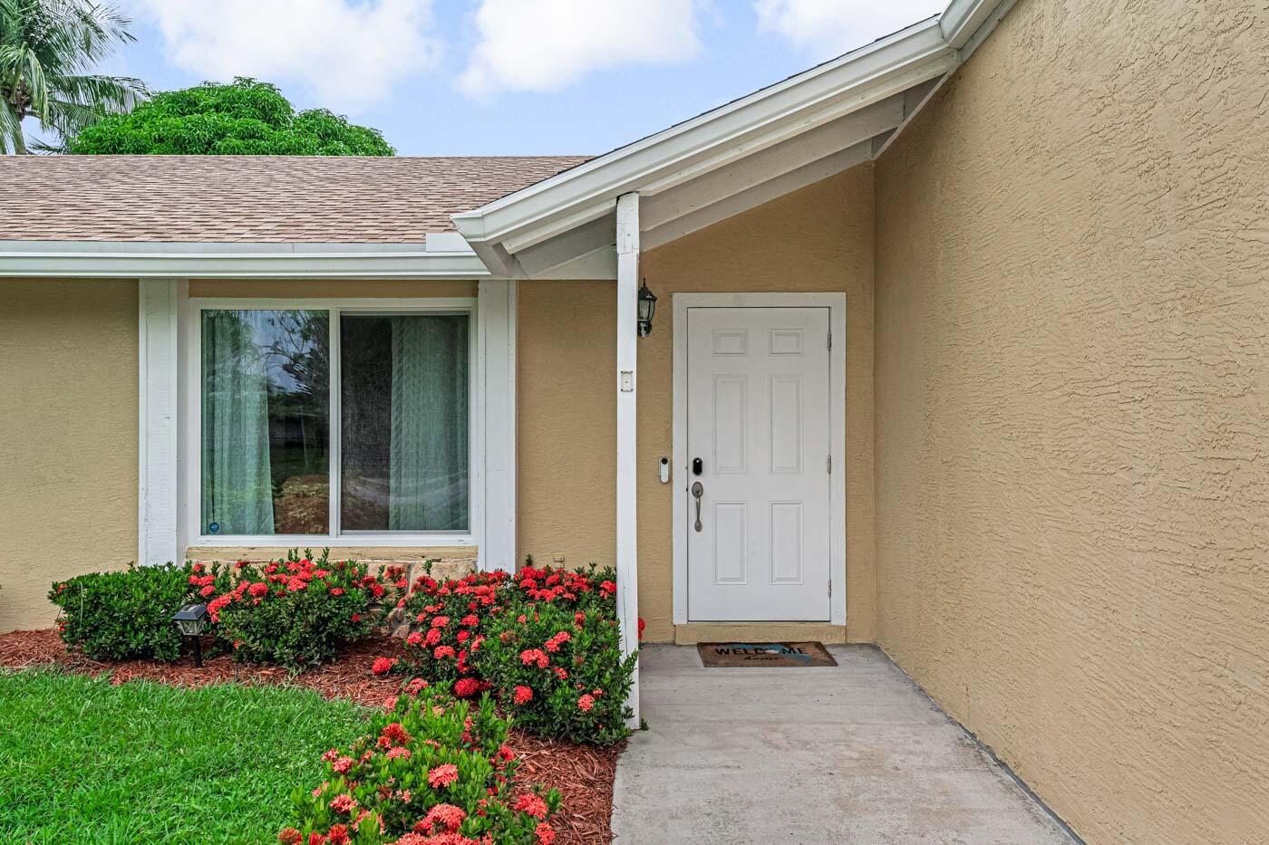 427 Las Palmas Street, Royal Palm Beach, FL 33411, Royal Palm Beach - Photo 4