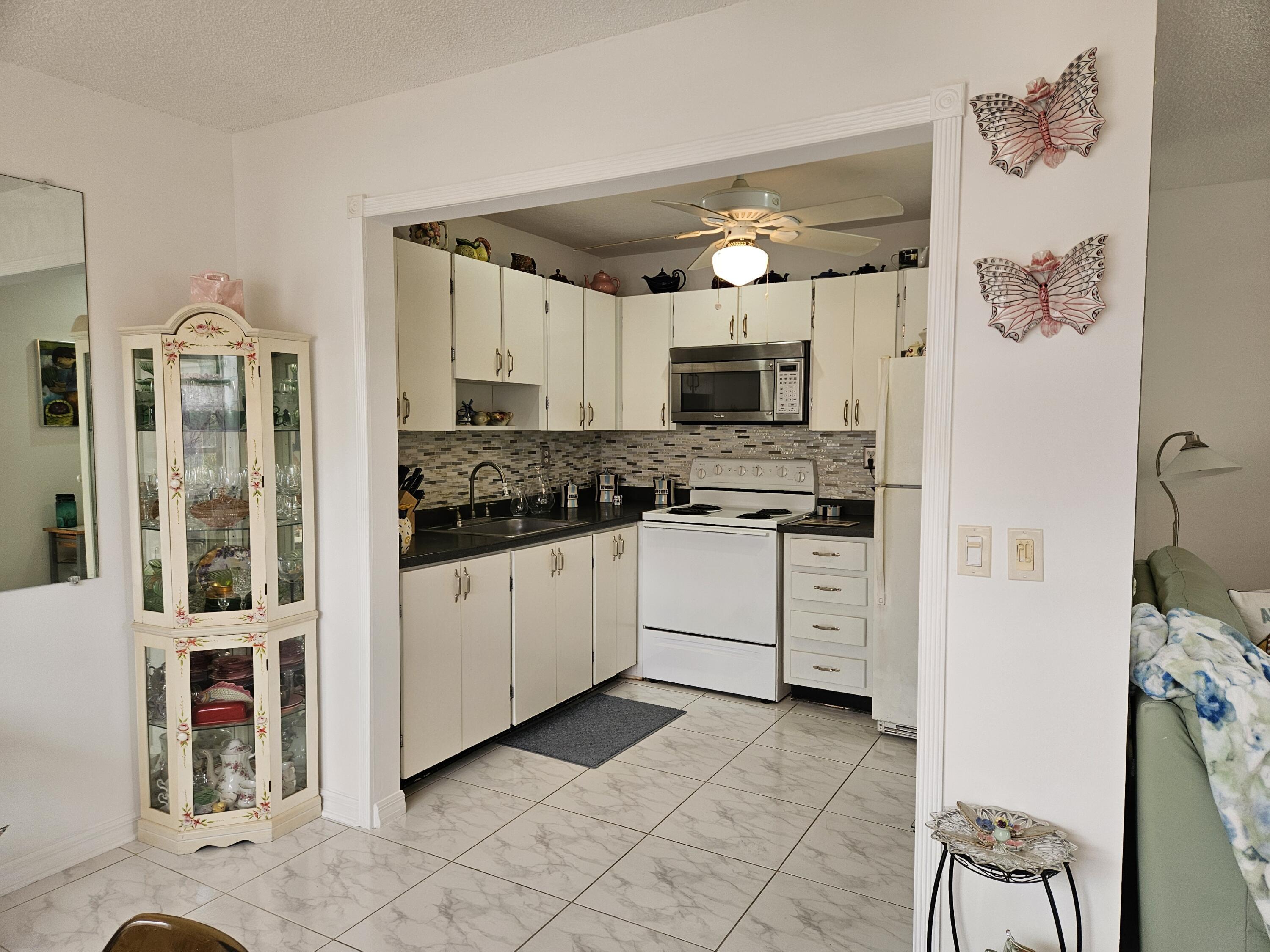 224 Burgundy E, Delray Beach, FL 33484, Delray Beach - Photo 4
