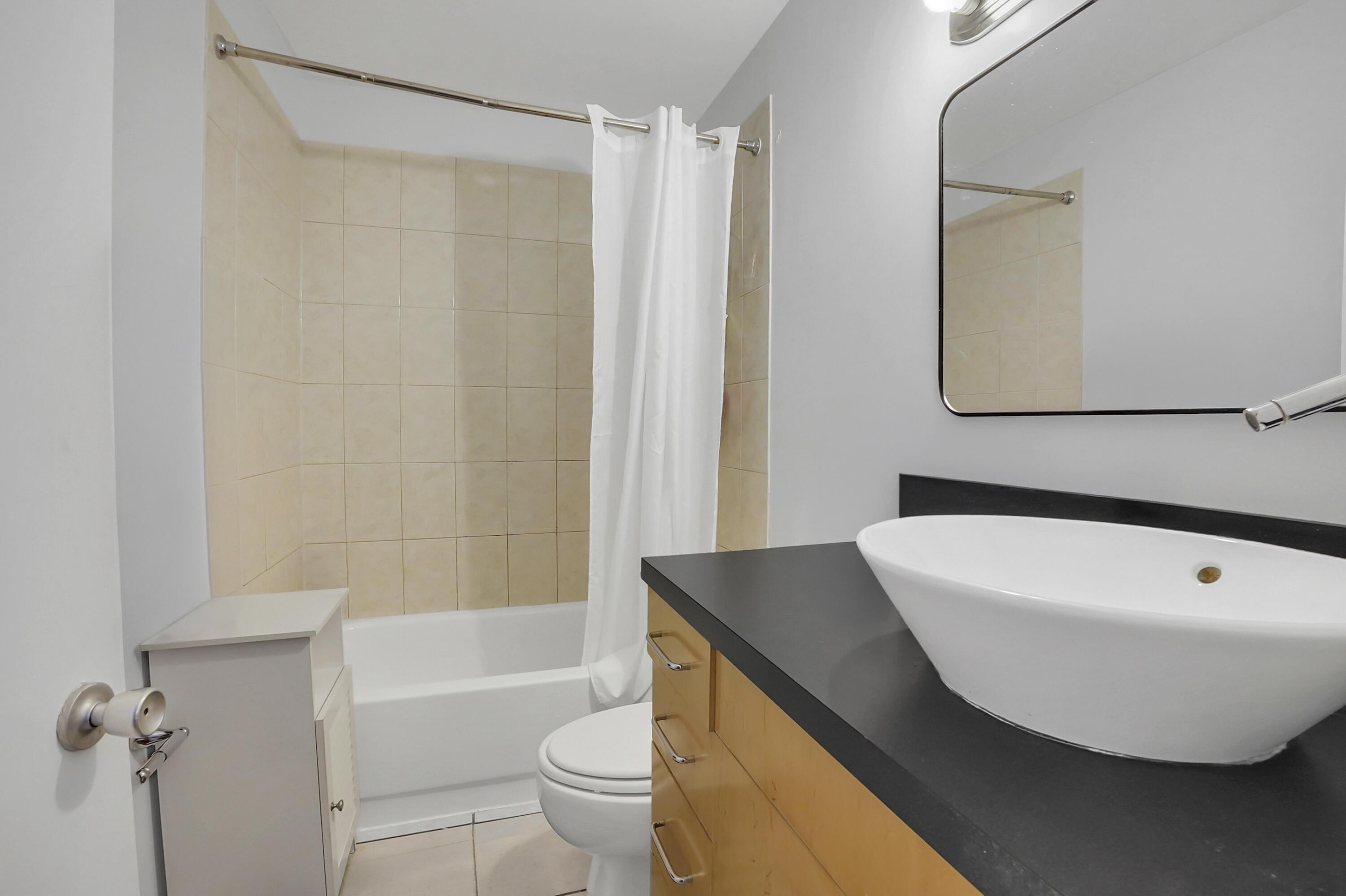 512 Holly Drive 1, Palm Beach Gardens, FL 33410, Palm Beach Gardens - Photo 5