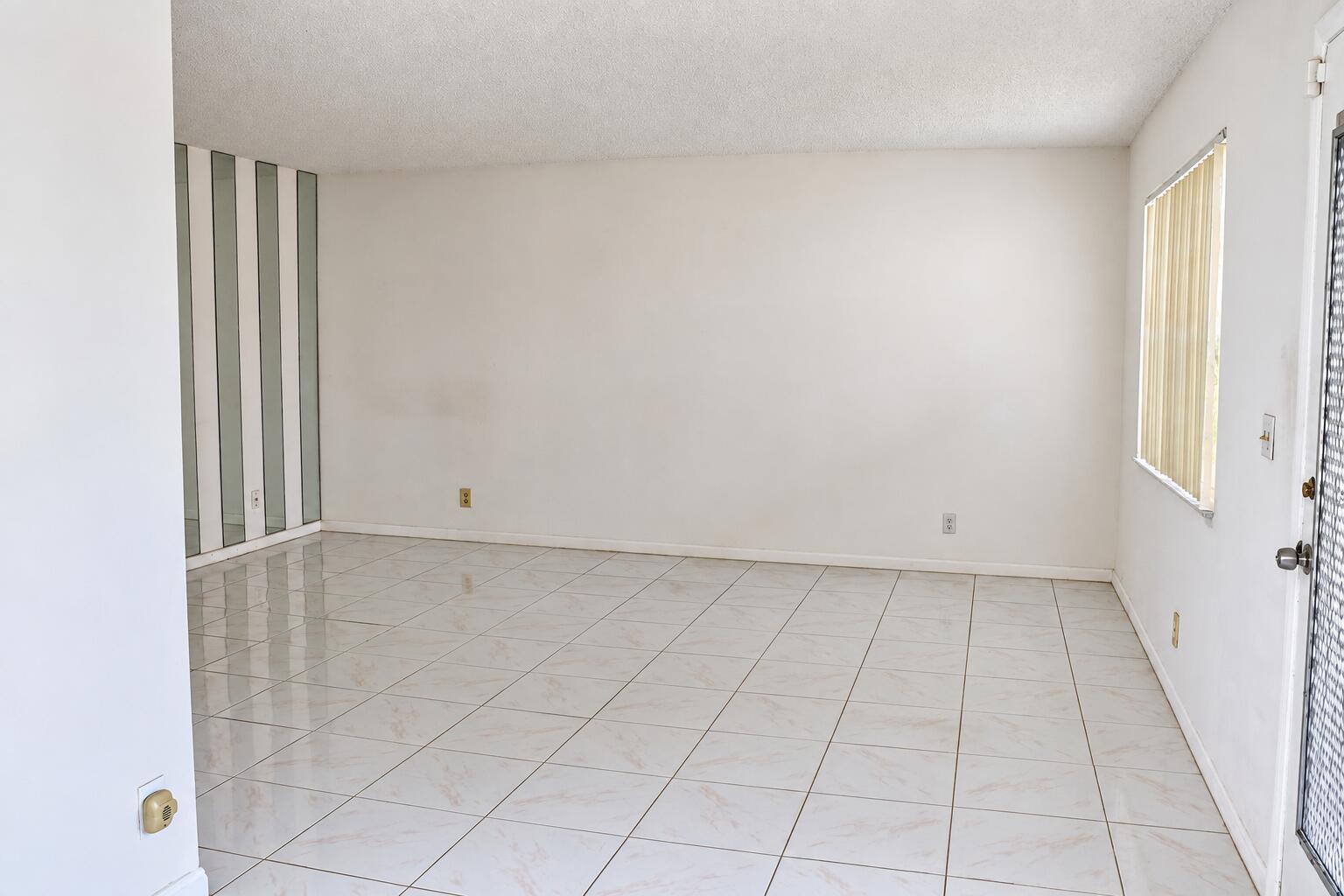 321 Burgundy G, Delray Beach, FL 33484, Delray Beach - Photo 3