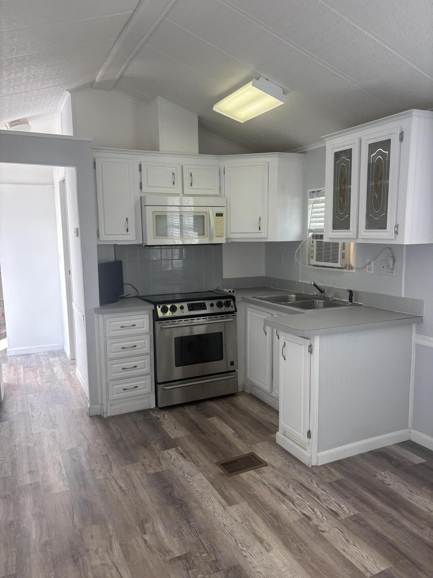 36 E 2nd Street p4, Key Largo, FL 33037, Key Largo - Photo 4
