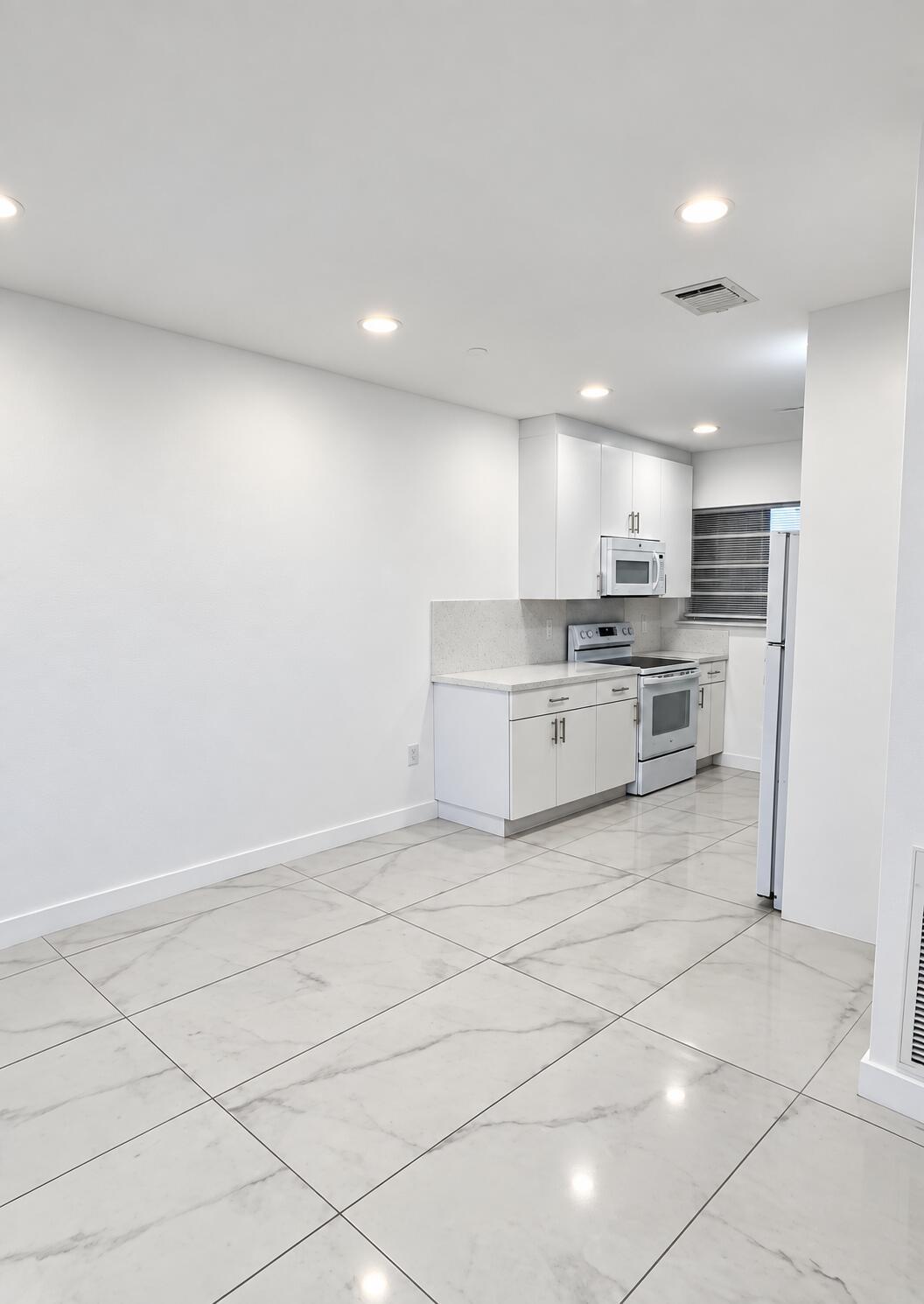 15741 NW 38th Place B, Miami Gardens, FL 33054, Miami Gardens - Photo 3