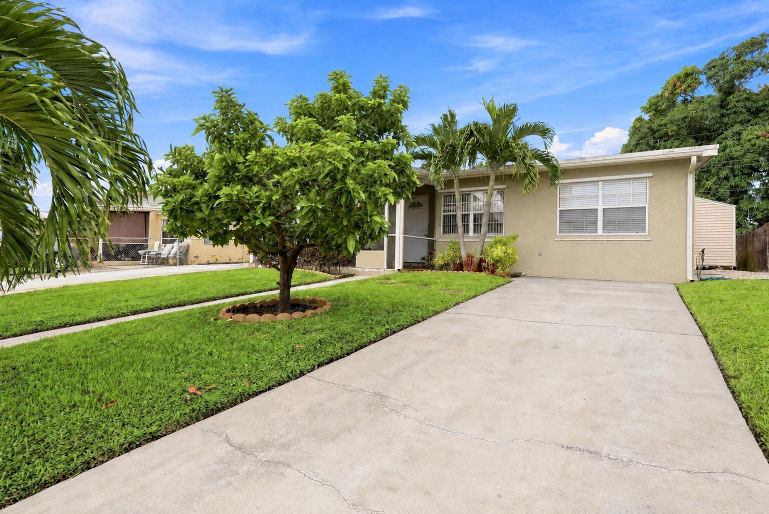 560 Seagrape Road, Lantana, FL 33462, Lantana - Photo 3