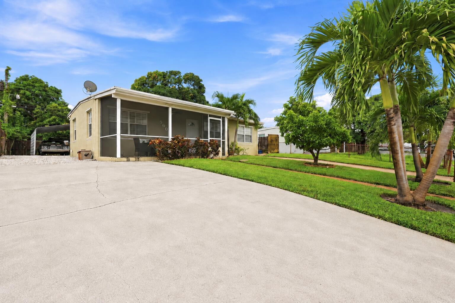 560 Seagrape Road, Lantana, FL 33462, Lantana
