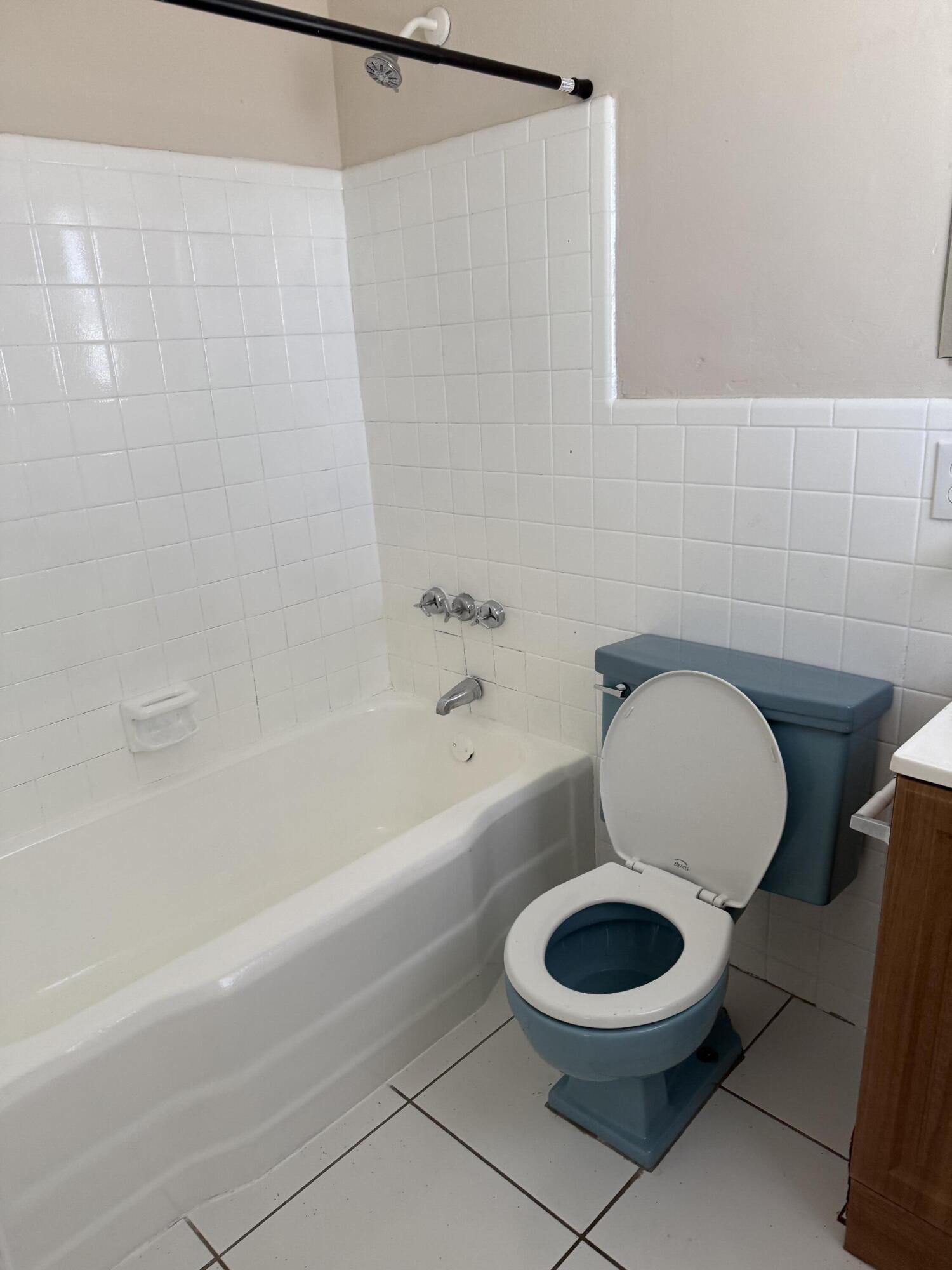 1431 SW 44TH Terrace 3, Fort Lauderdale, FL 33317, Fort Lauderdale - Photo 5