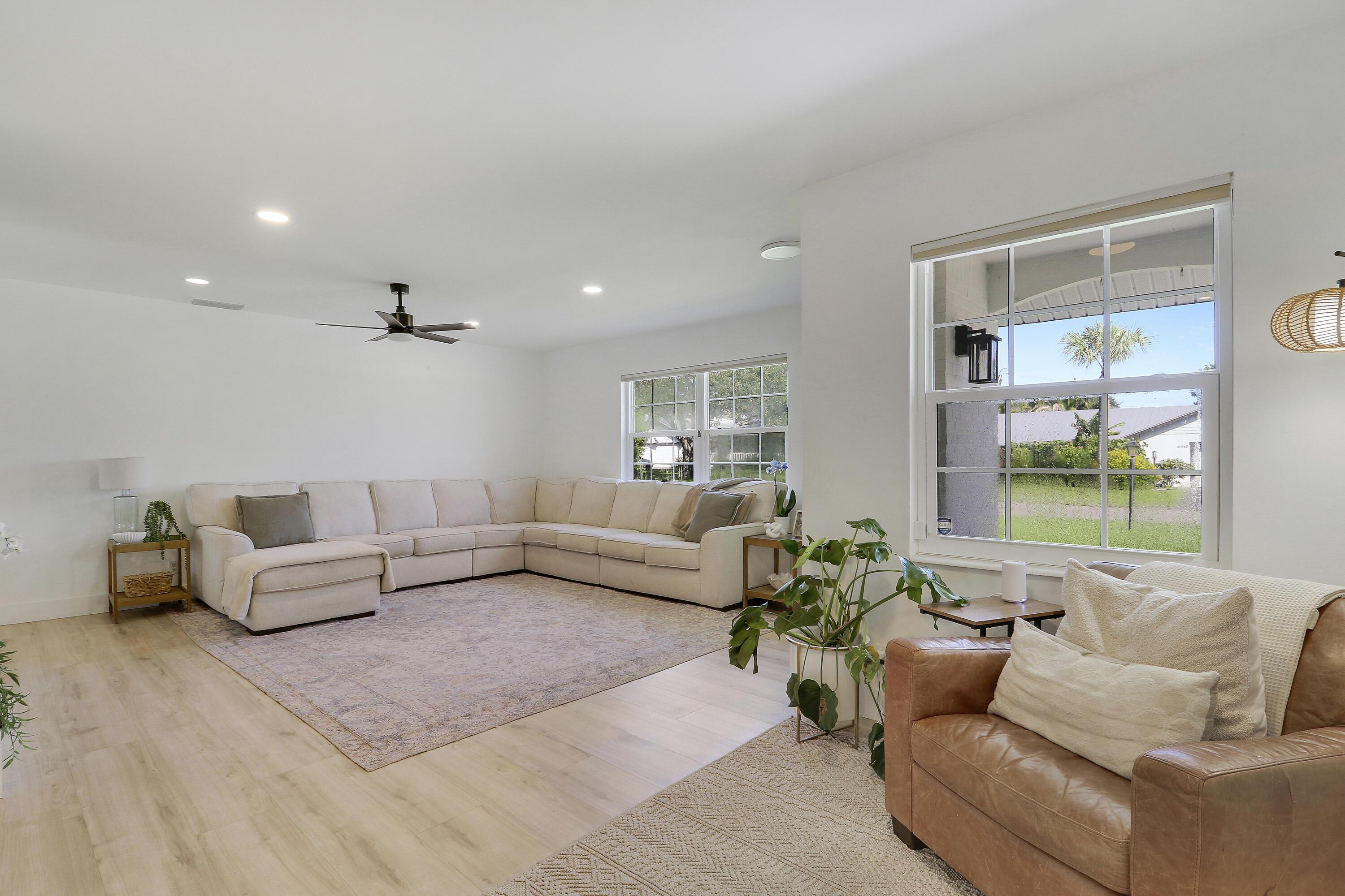 8016 SE PALM Street, Hobe Sound, FL 33455, Hobe Sound - Photo 4