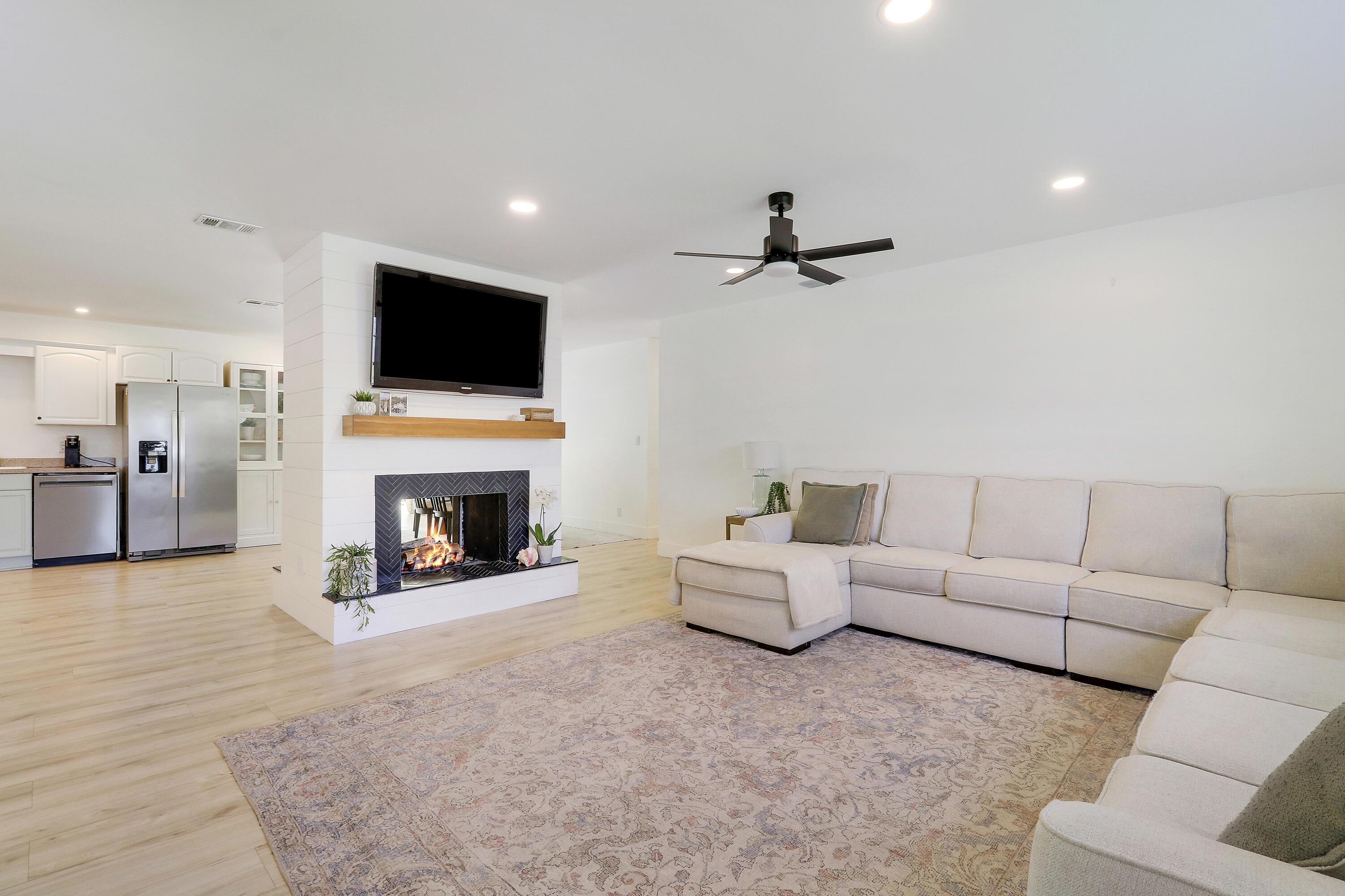 8016 SE PALM Street, Hobe Sound, FL 33455, Hobe Sound - Photo 5