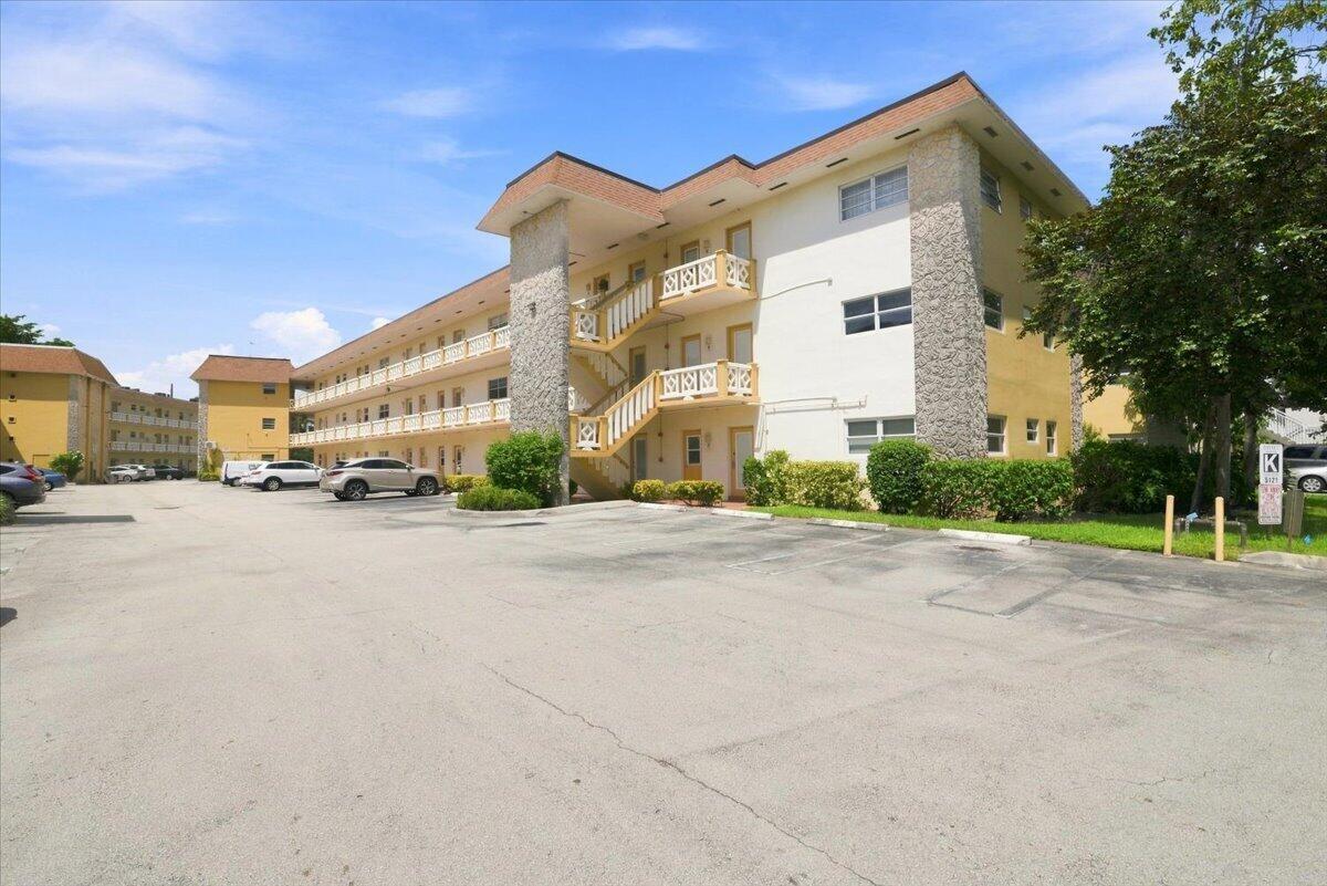 5121 W OAKLAND PARK 109, Lauderdale Lakes, FL 33313, Lauderdale Lakes - Photo 2