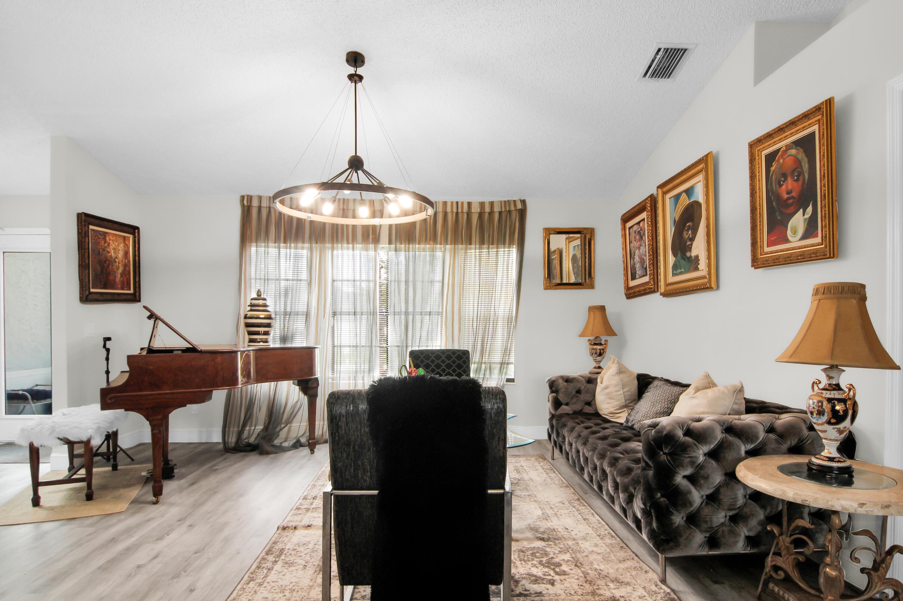 272 SW Carter Avenue, Port St. Lucie, FL 34983, Port St. Lucie - Photo 5