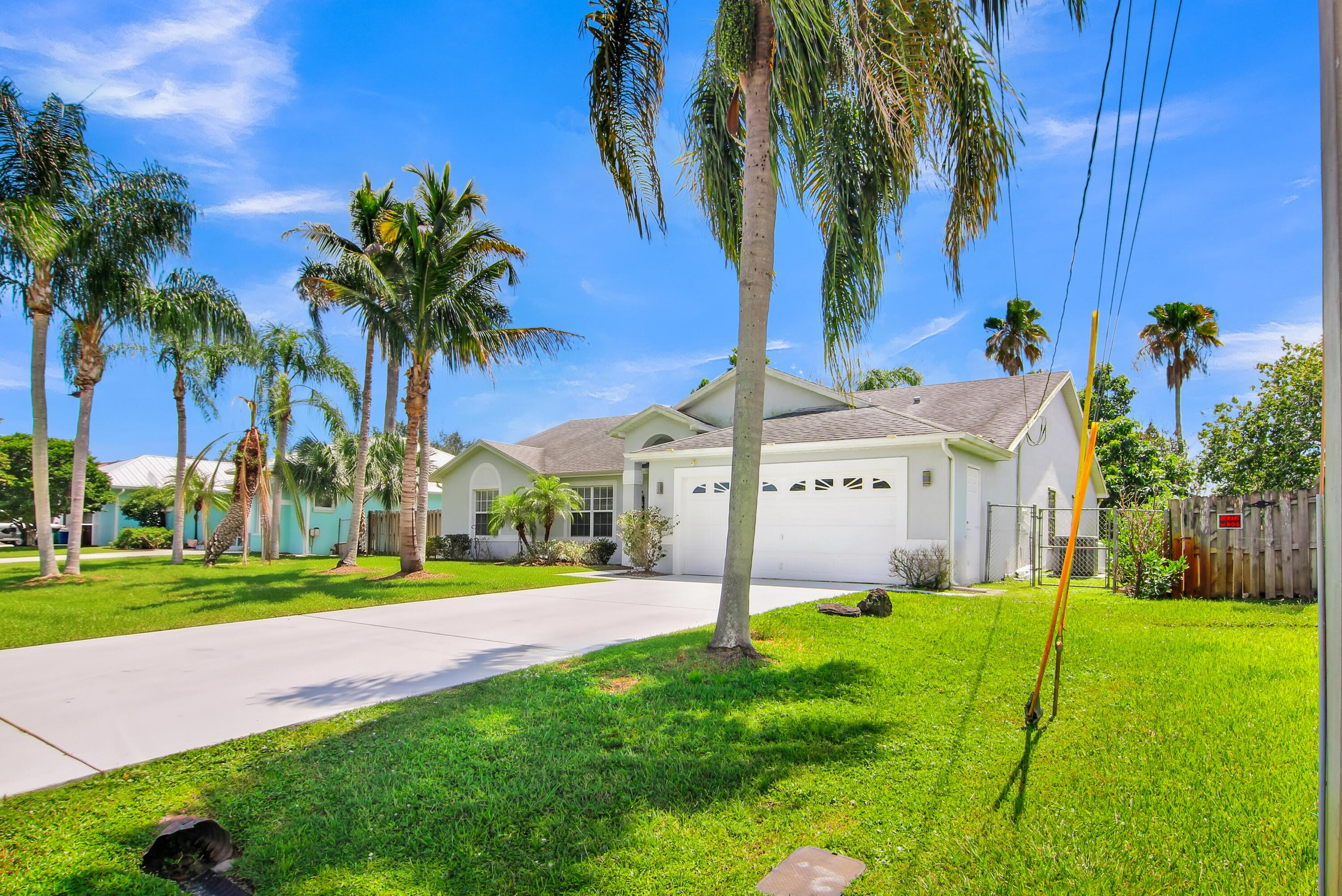 272 SW Carter Avenue, Port St. Lucie, FL 34983, Port St. Lucie - Photo 2