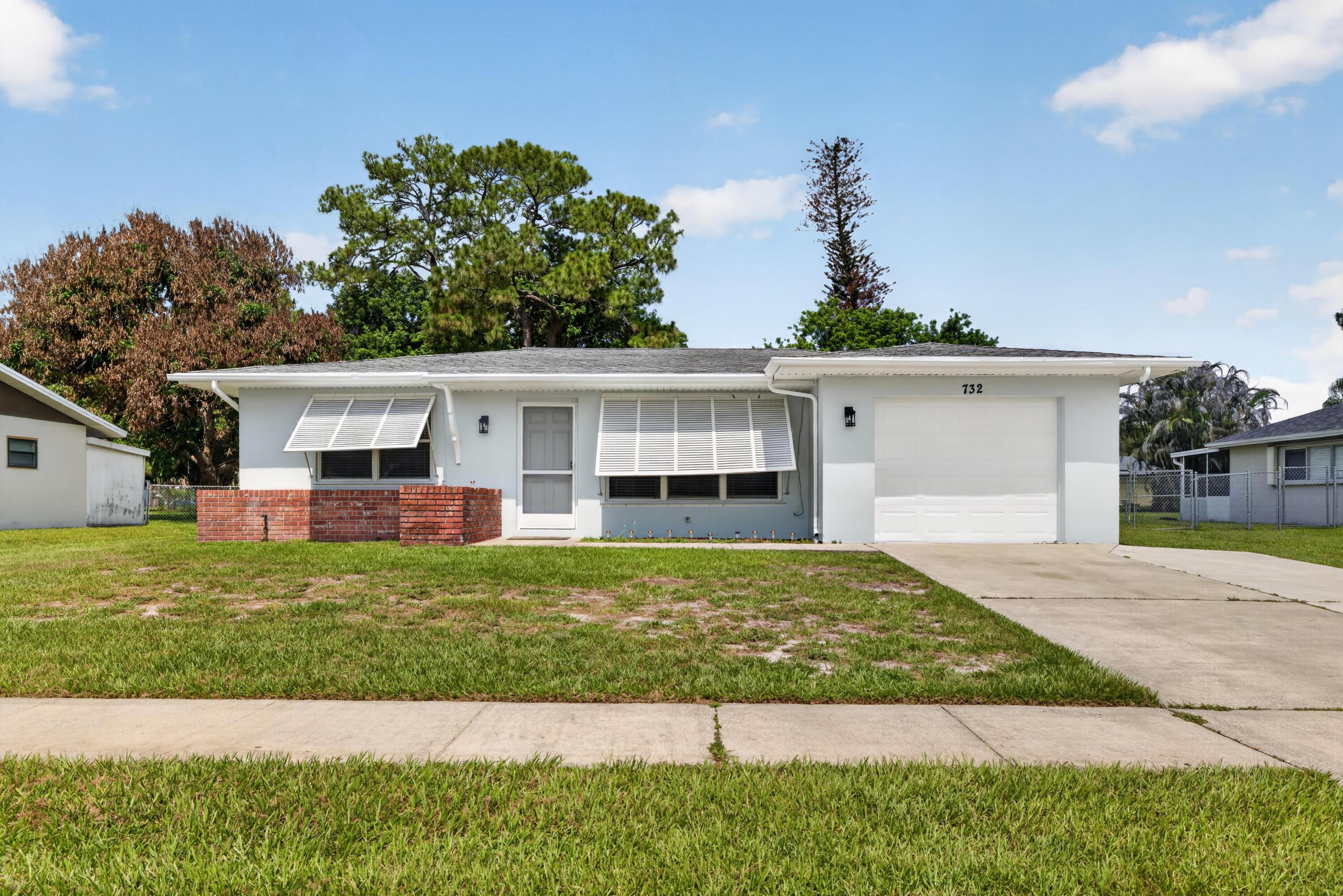 732 SW RAVENSWOOD Lane, Port St. Lucie, FL 34983, Port St. Lucie