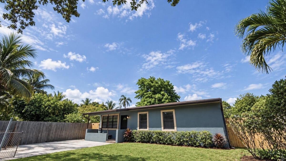 1142 Chateau Park Drive, Fort Lauderdale, FL 33311, Fort Lauderdale