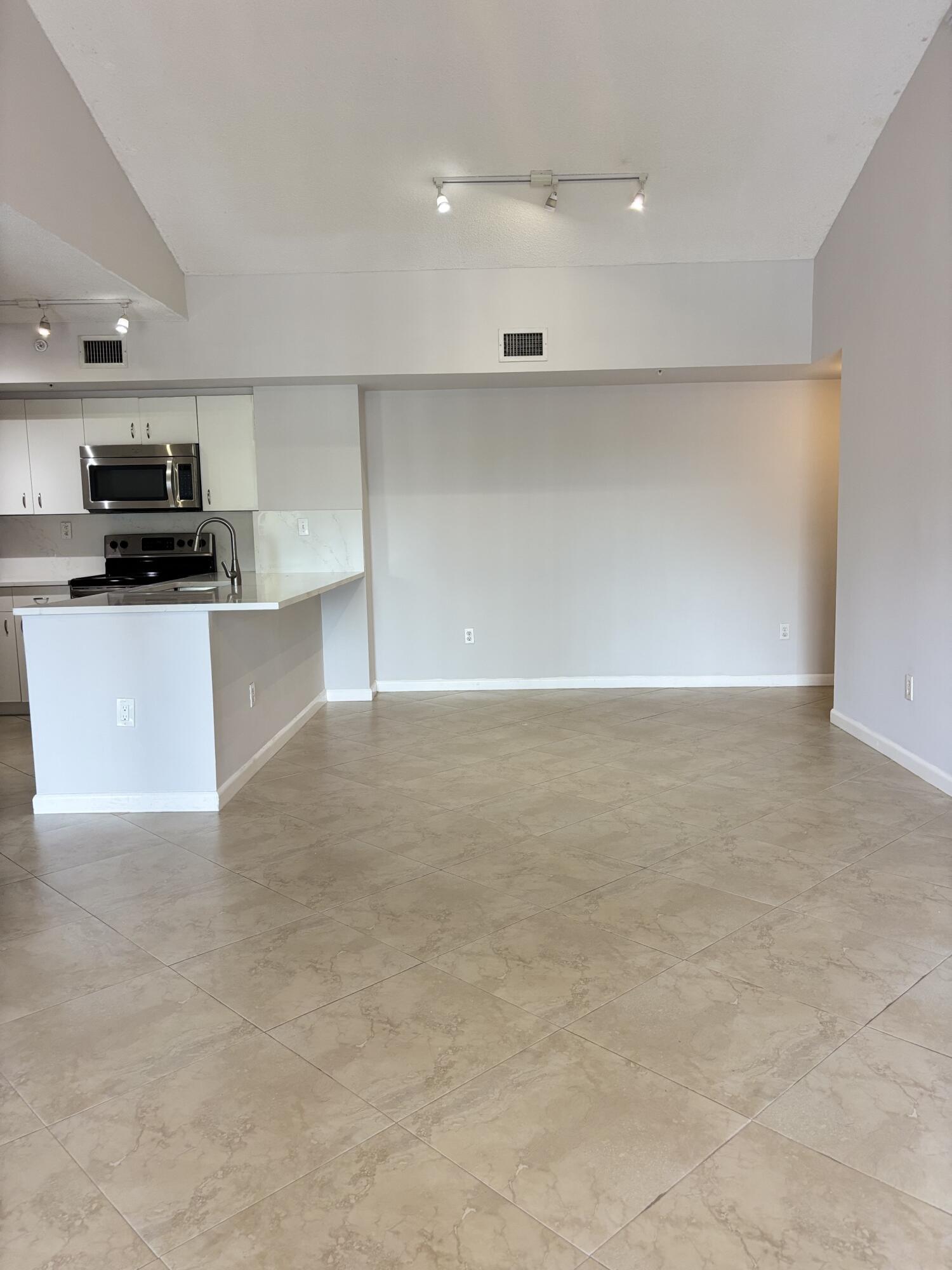 2640 S UNIVERSITY Drive 305, Davie, FL 33328, Davie - Photo 3