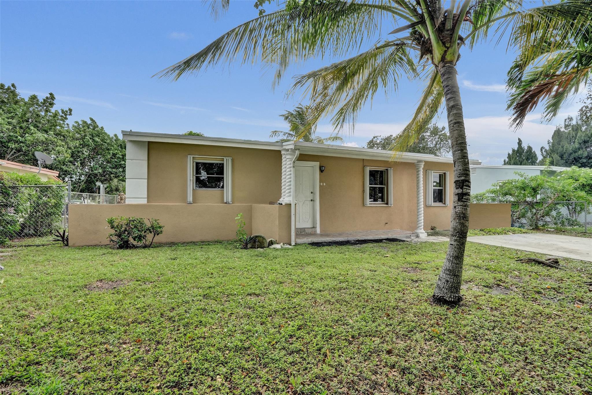 1318 NW 11TH Place, Fort Lauderdale, FL 33311, Fort Lauderdale - Photo 2
